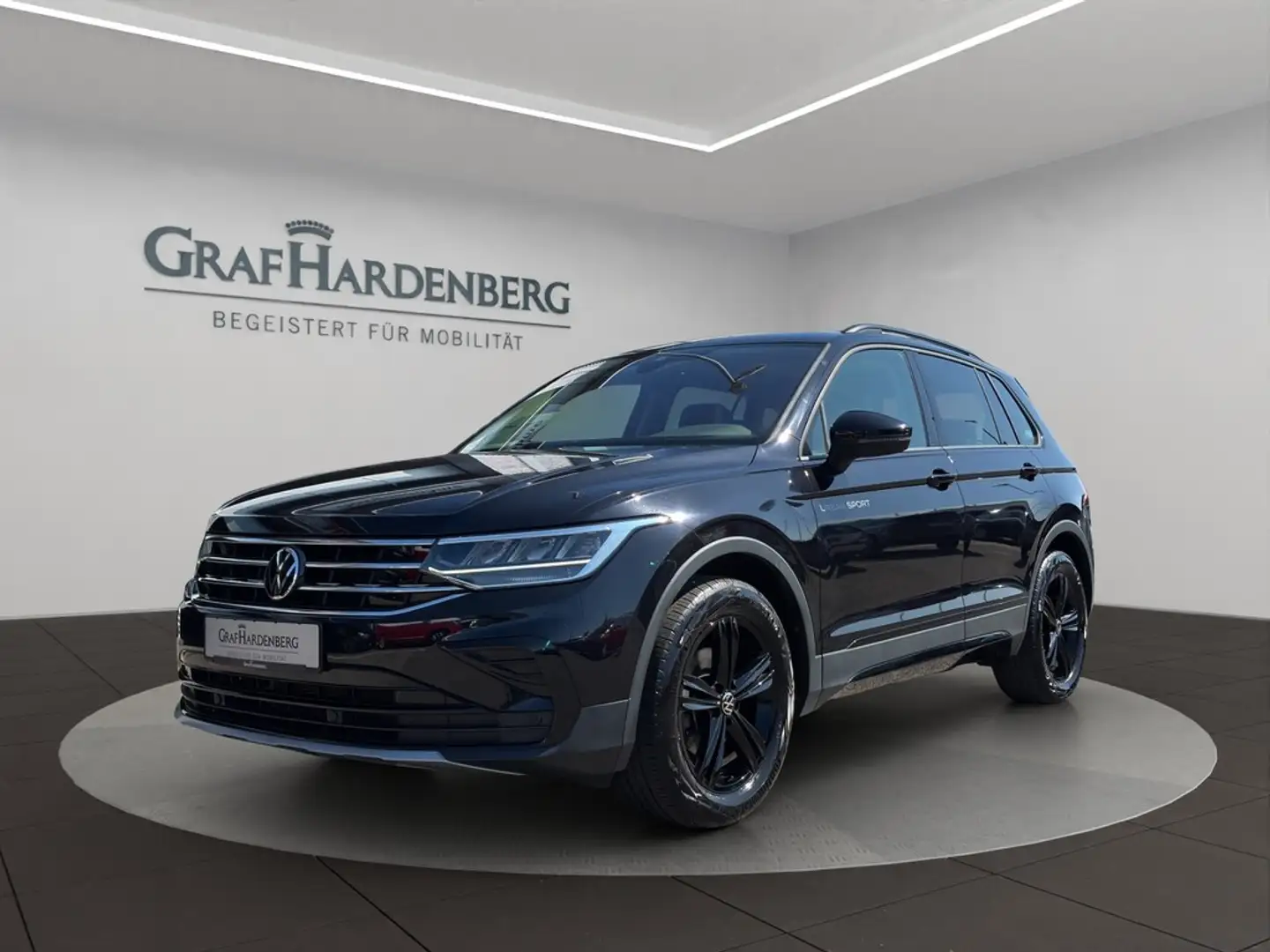 Volkswagen Tiguan 2.0 TDI DSG Urban Sport PANO ACC PDC Noir - 1