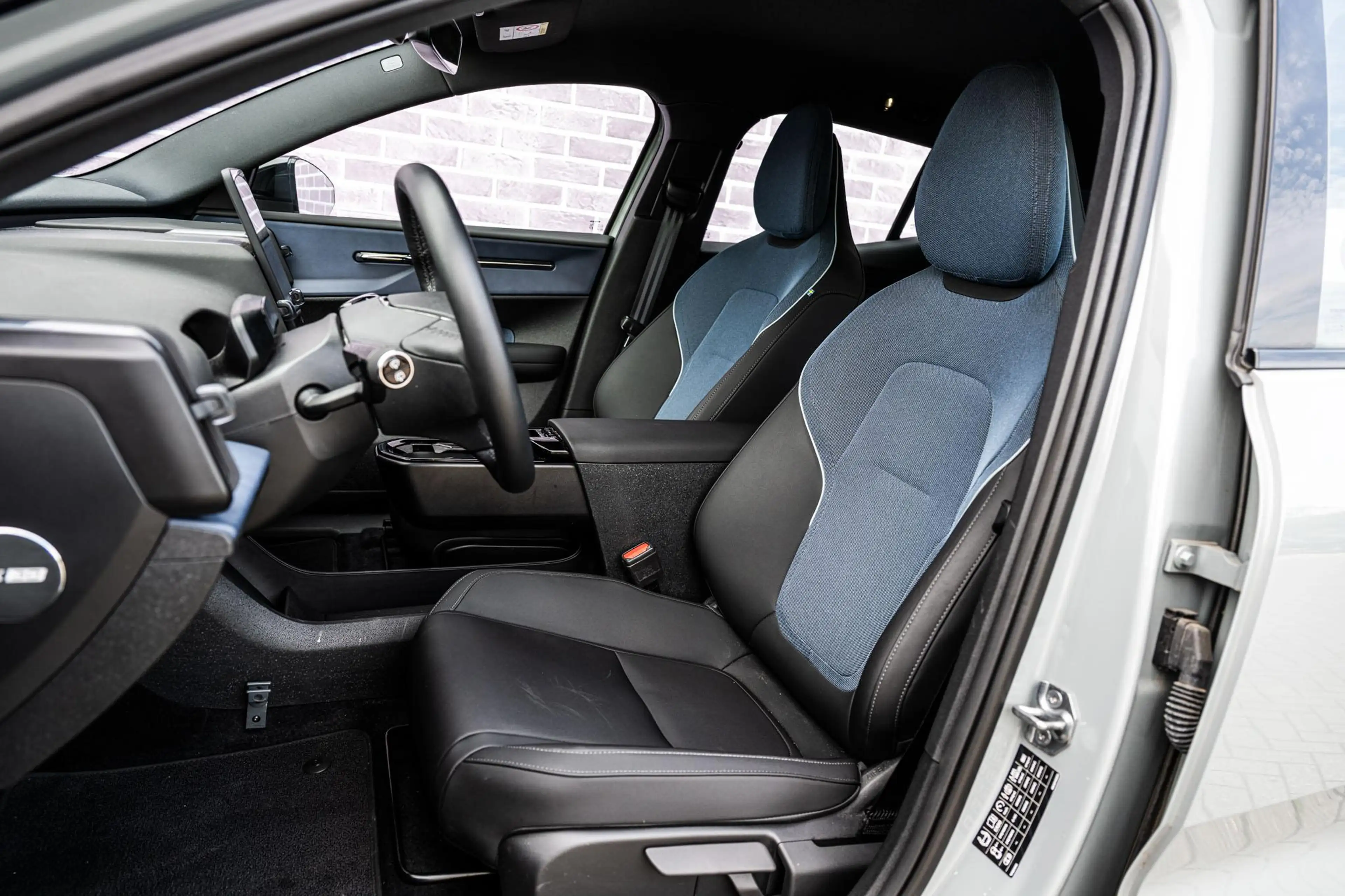 Volvo EX30 Single Motor Extended Range Plus 69 kWh | Stoel en — photo 6