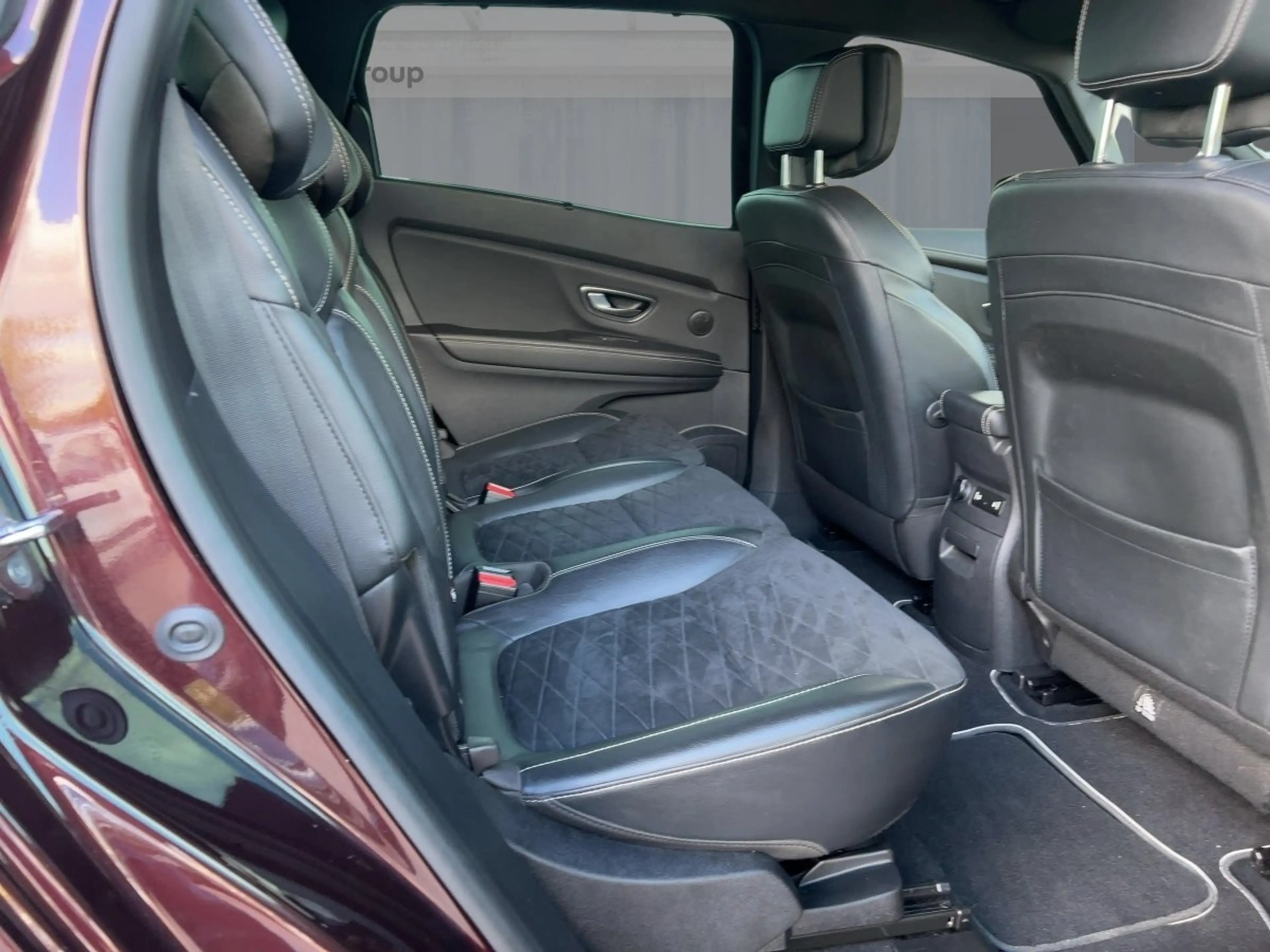 Renault Scenic Grand BLACK Edition TCe 140 EDC GPF — photo 9