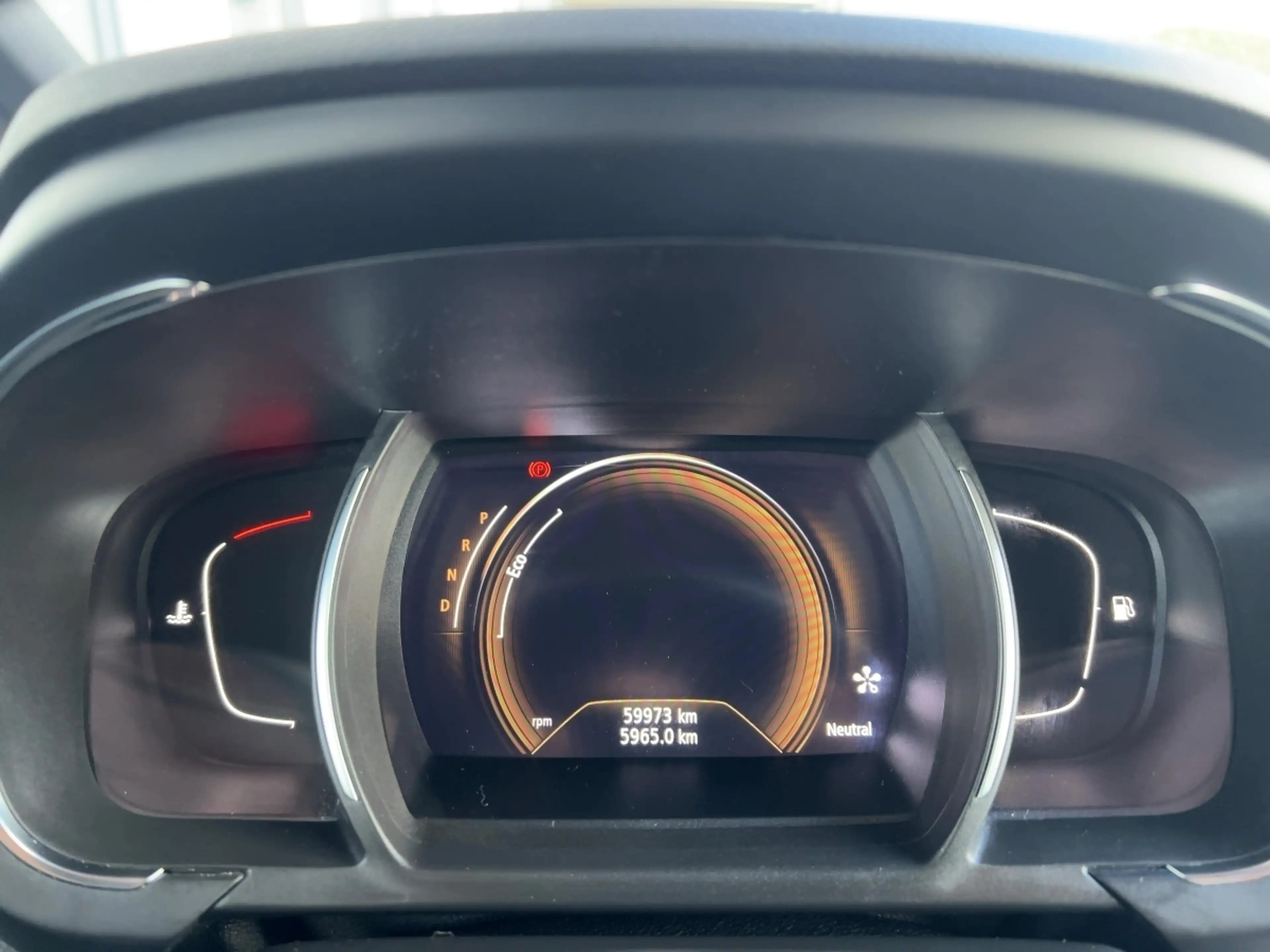 Renault Scenic Grand BLACK Edition TCe 140 EDC GPF — photo 13