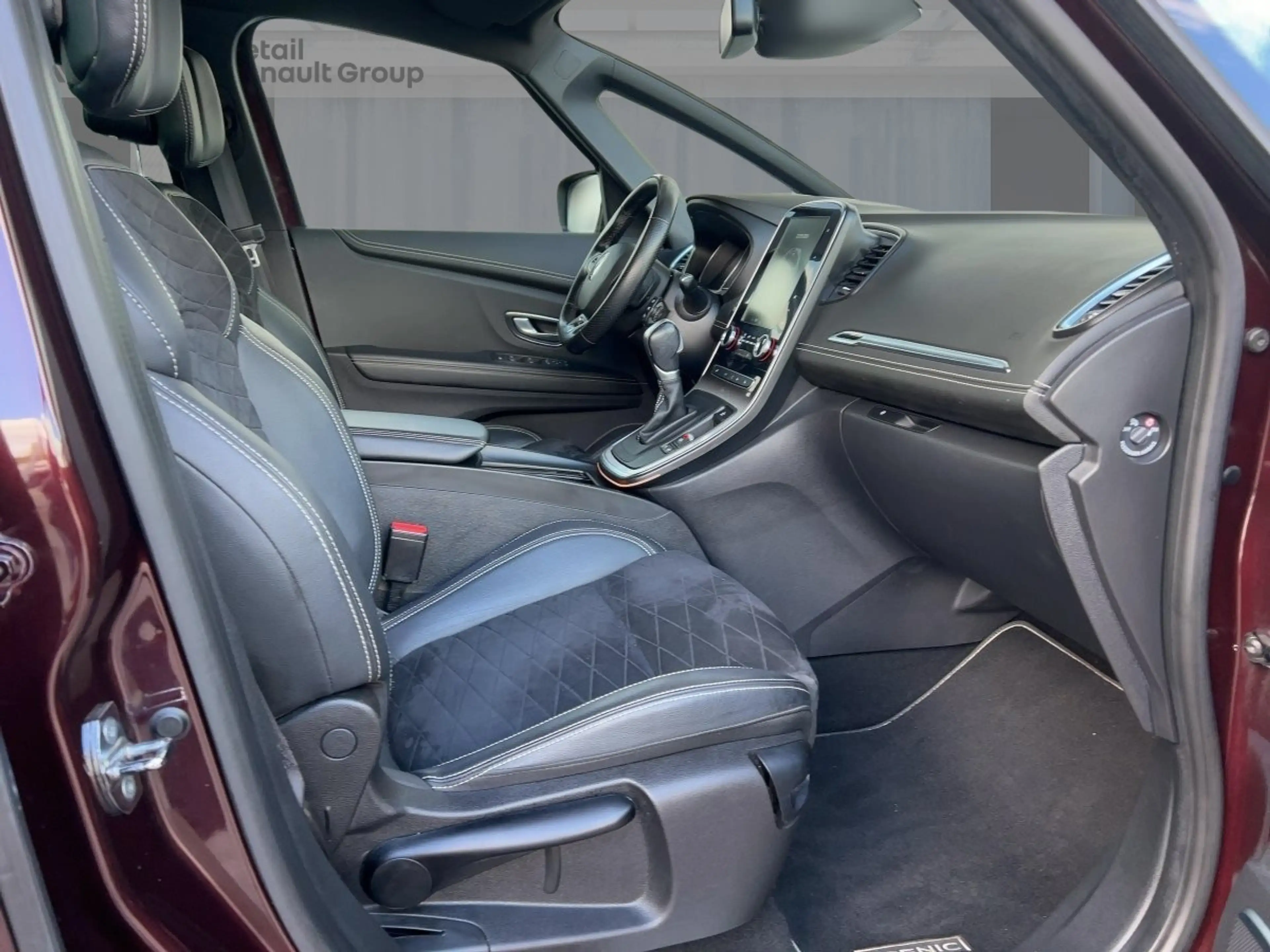 Renault Scenic Grand BLACK Edition TCe 140 EDC GPF — photo 8