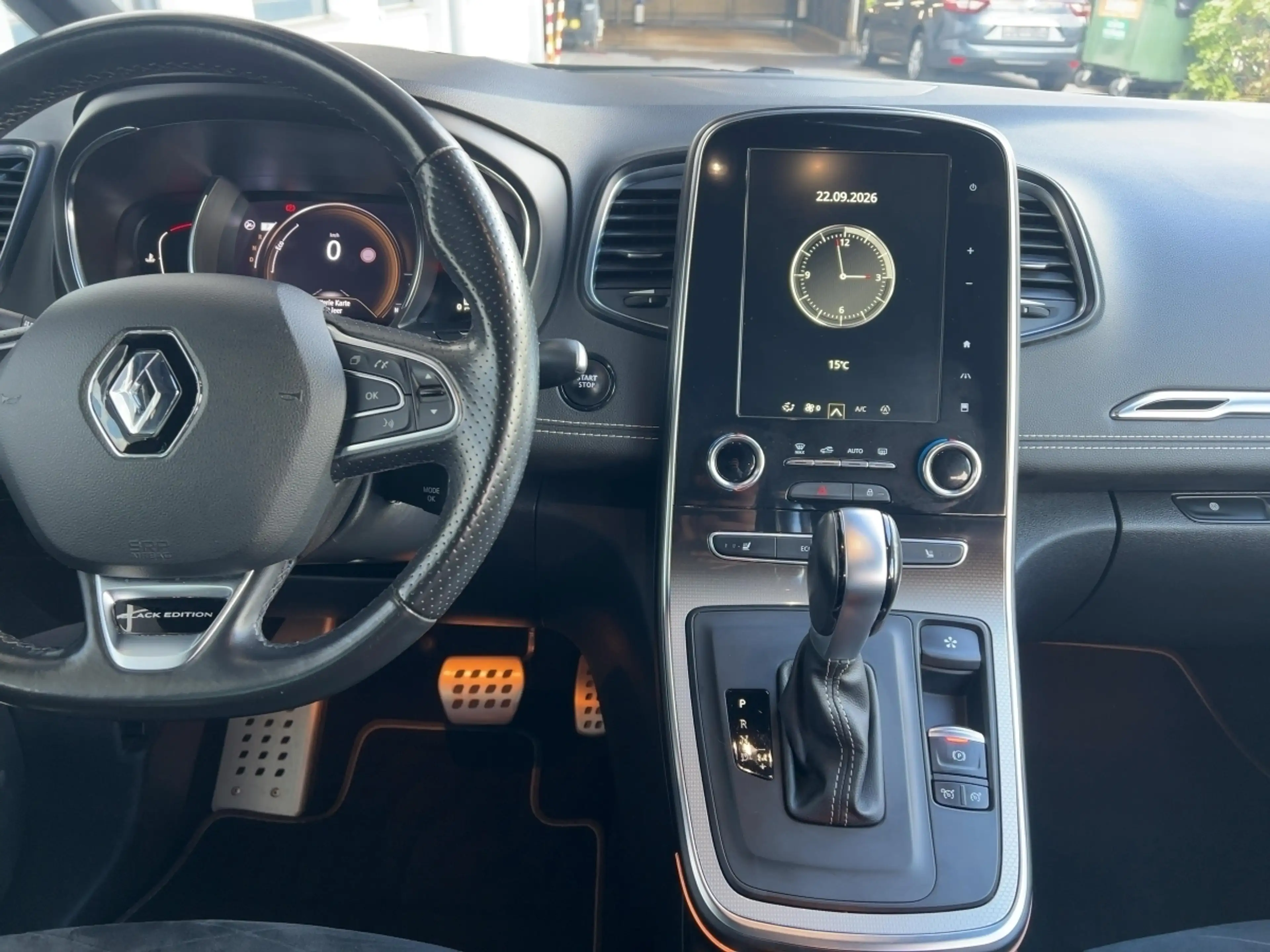 Renault Scenic Grand BLACK Edition TCe 140 EDC GPF — photo 12