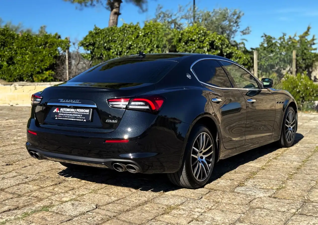 Maserati Ghibli 2021 — фото 14