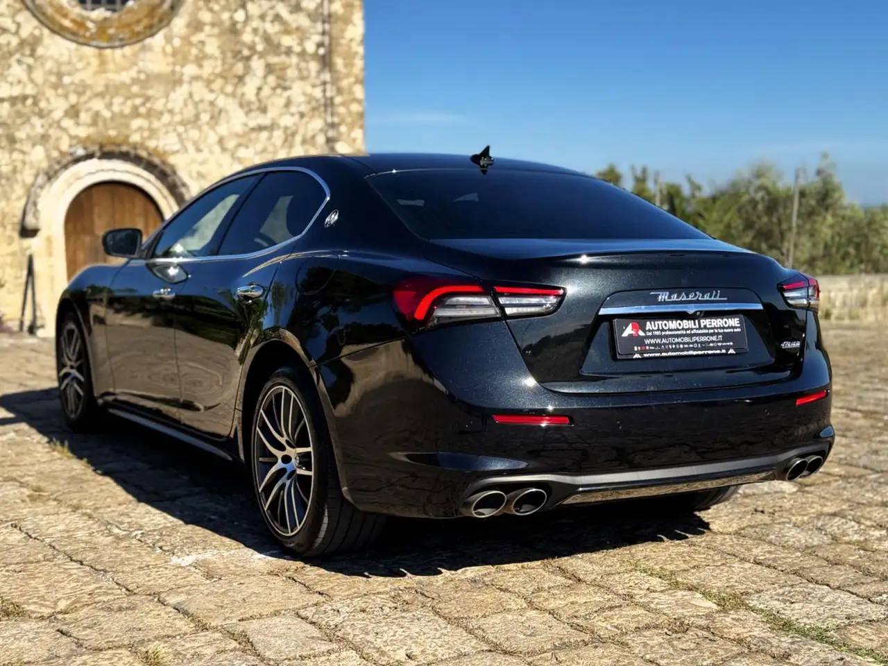 Maserati Ghibli 2021 — фото 12