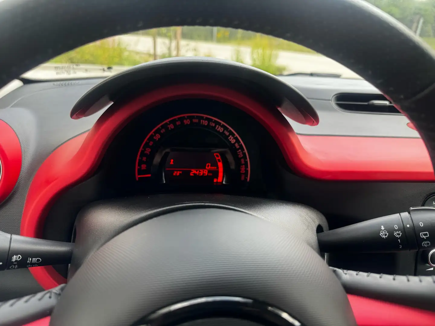 Renault Twingo Twingo SCe 75 LIMITED edition one 2.400 km Rood - 2