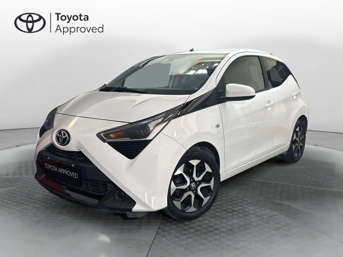 Toyota Aygo Connect 1.0 VVT-i 72 CV 5 porte x-play - 1