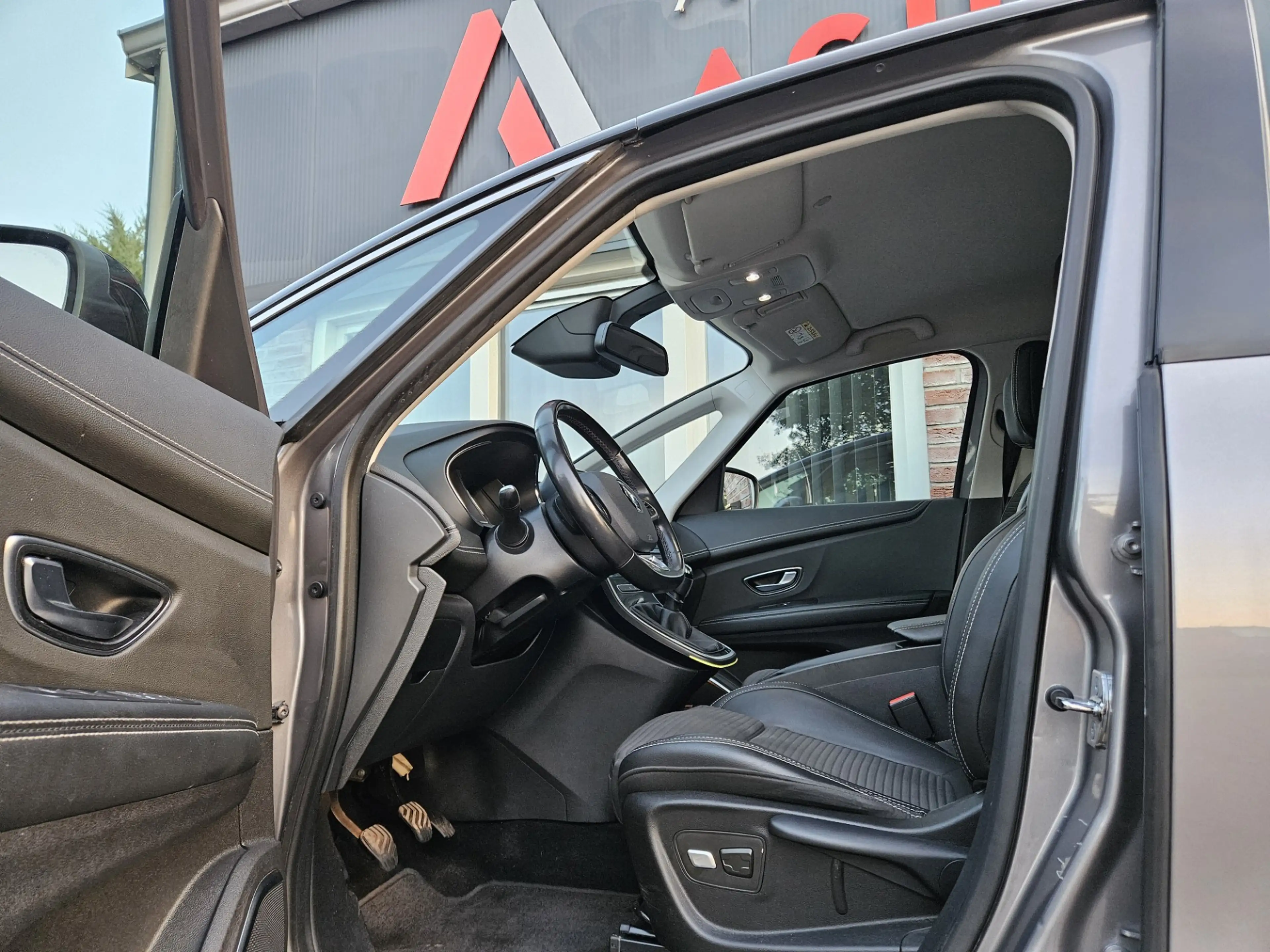 Renault Scenic 1.2 TCe Bose Trekhaak! Camera! LED! Mooie/Nette Au — photo 8