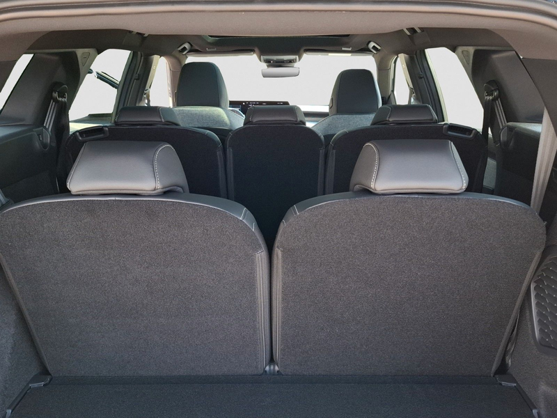 Peugeot 5008 Elektromotor 230 Long Range GT — photo 9
