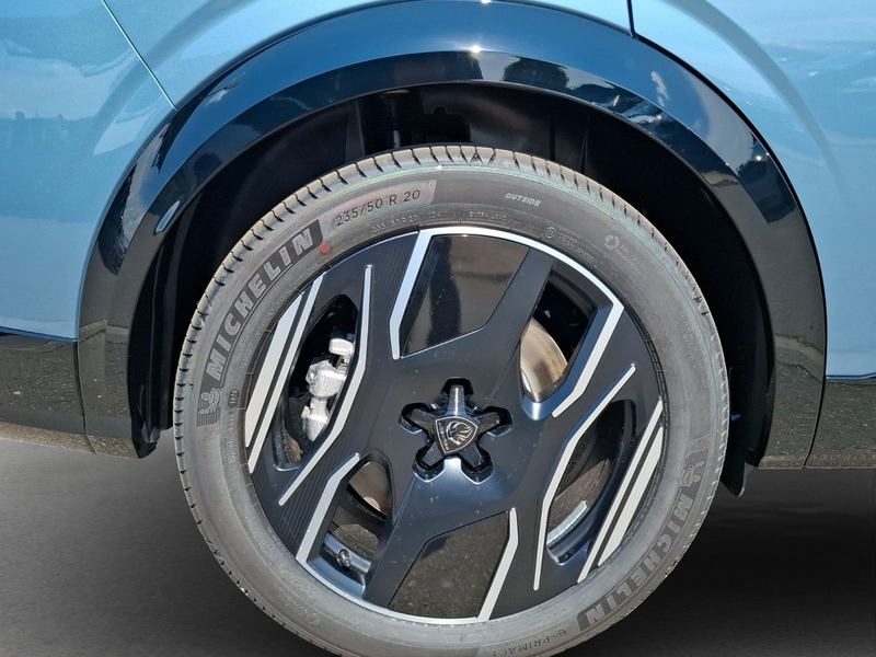 Peugeot 5008 Elektromotor 230 Long Range GT — photo 10