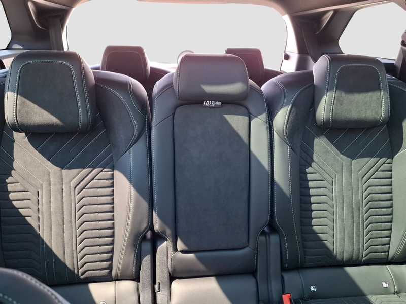 Peugeot 5008 Elektromotor 230 Long Range GT — photo 12