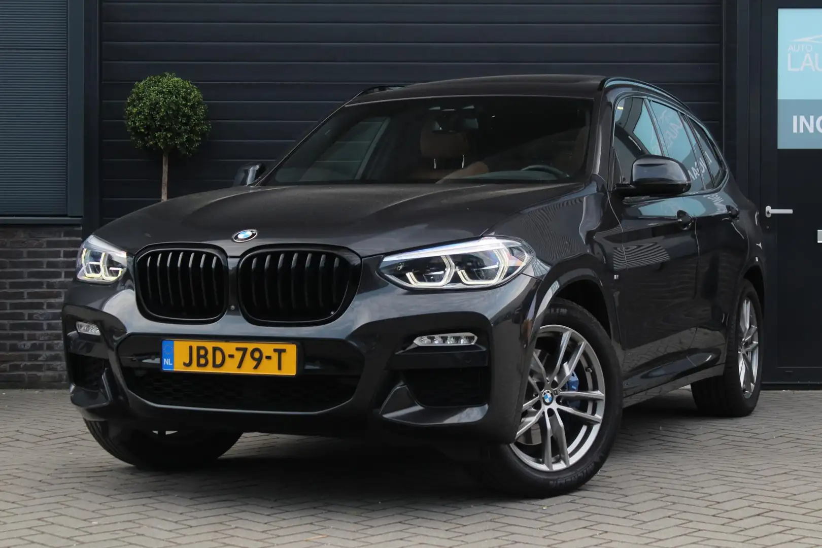 BMW X3 xDrive30i M Sport | Pano | Leder | 360 Camera | Hi Grijs - 1