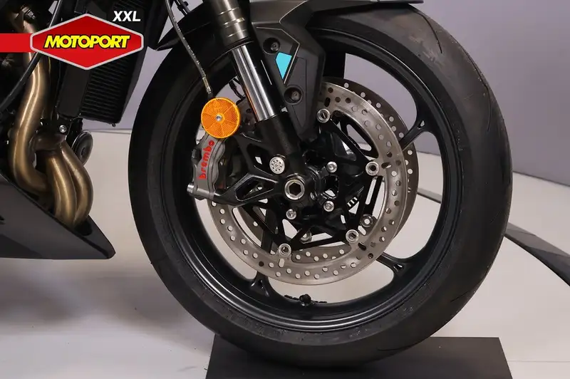 Triumph Street Triple RS - foto 7