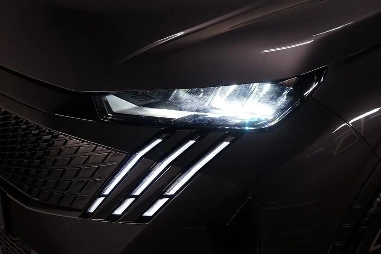 Peugeot 3008 1.2 136 A llure AUT/Navi/SHZ/PDC/elSitz/LM Grau - 2