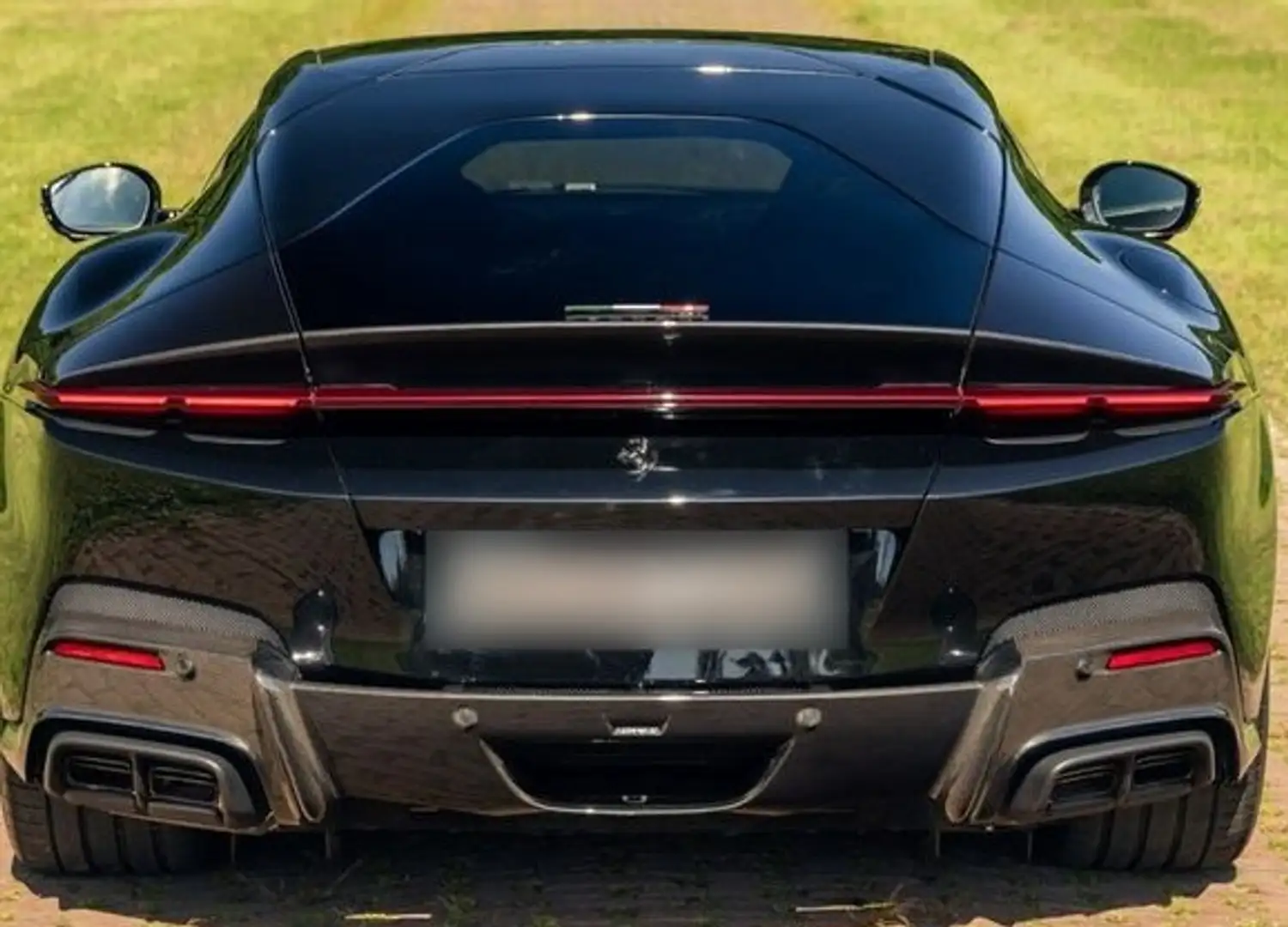 Ferrari 12 Cilindri 12Cilindri Zwart - 1