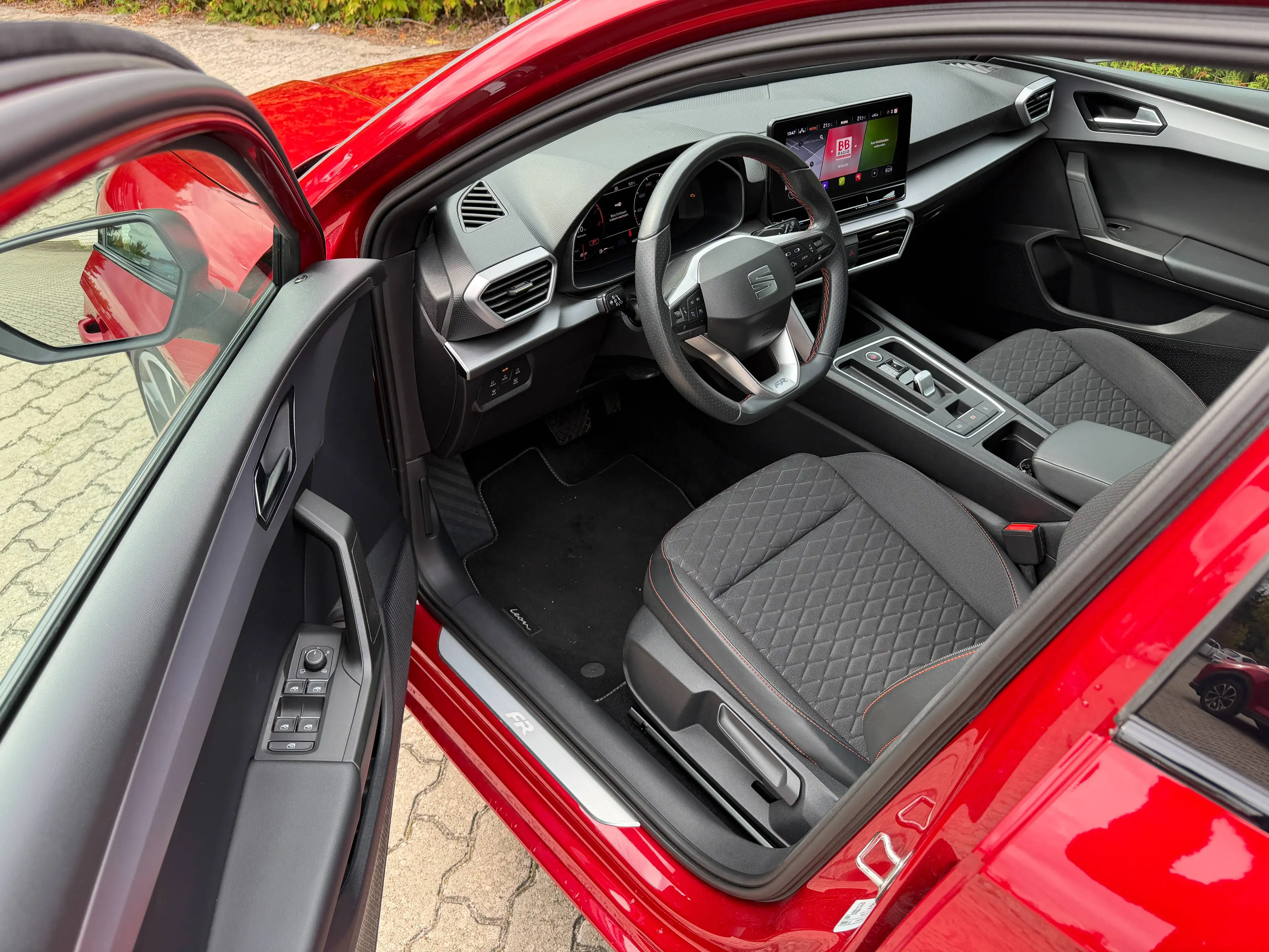 SEAT Leon Leon Sportstourer Sportstourer 1.5 eTSI ACT OPF DSG FR — photo 5