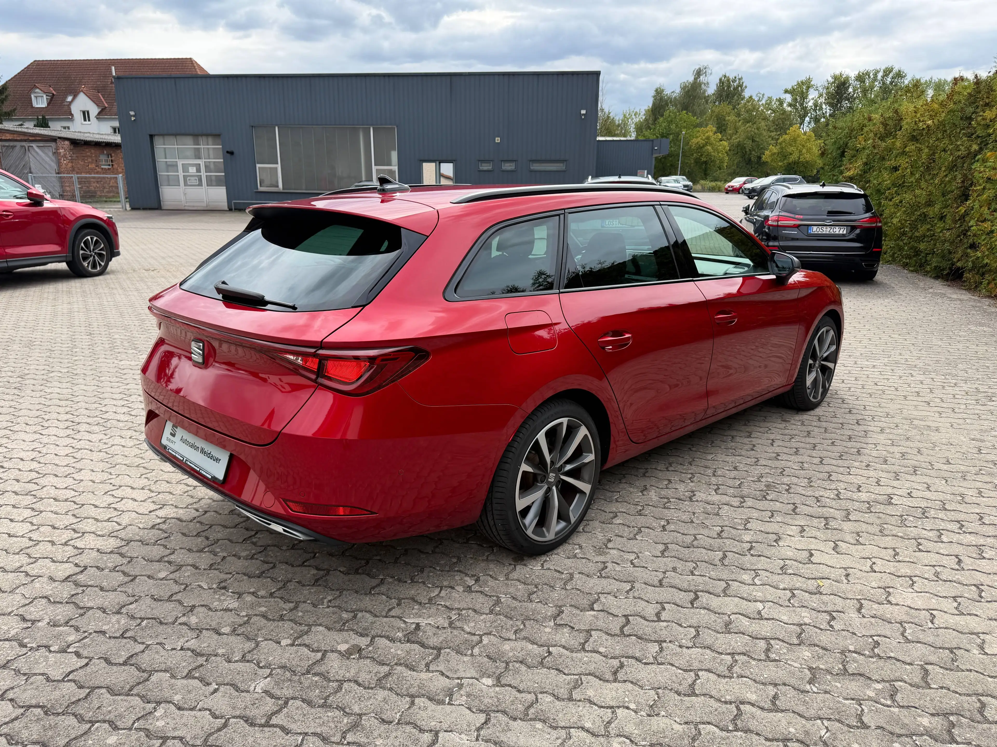 SEAT Leon Leon Sportstourer Sportstourer 1.5 eTSI ACT OPF DSG FR — photo 8