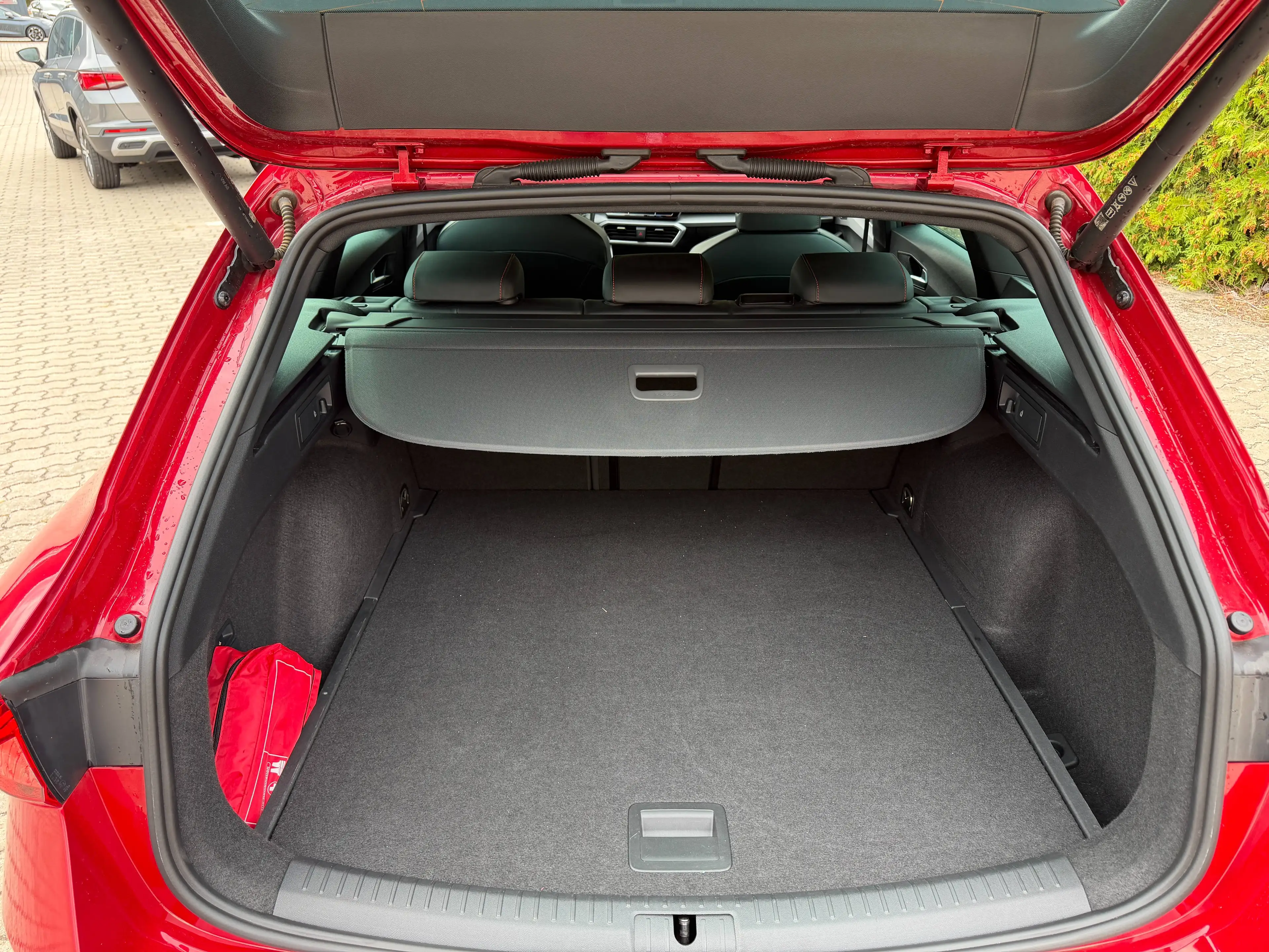 SEAT Leon Leon Sportstourer Sportstourer 1.5 eTSI ACT OPF DSG FR — photo 14