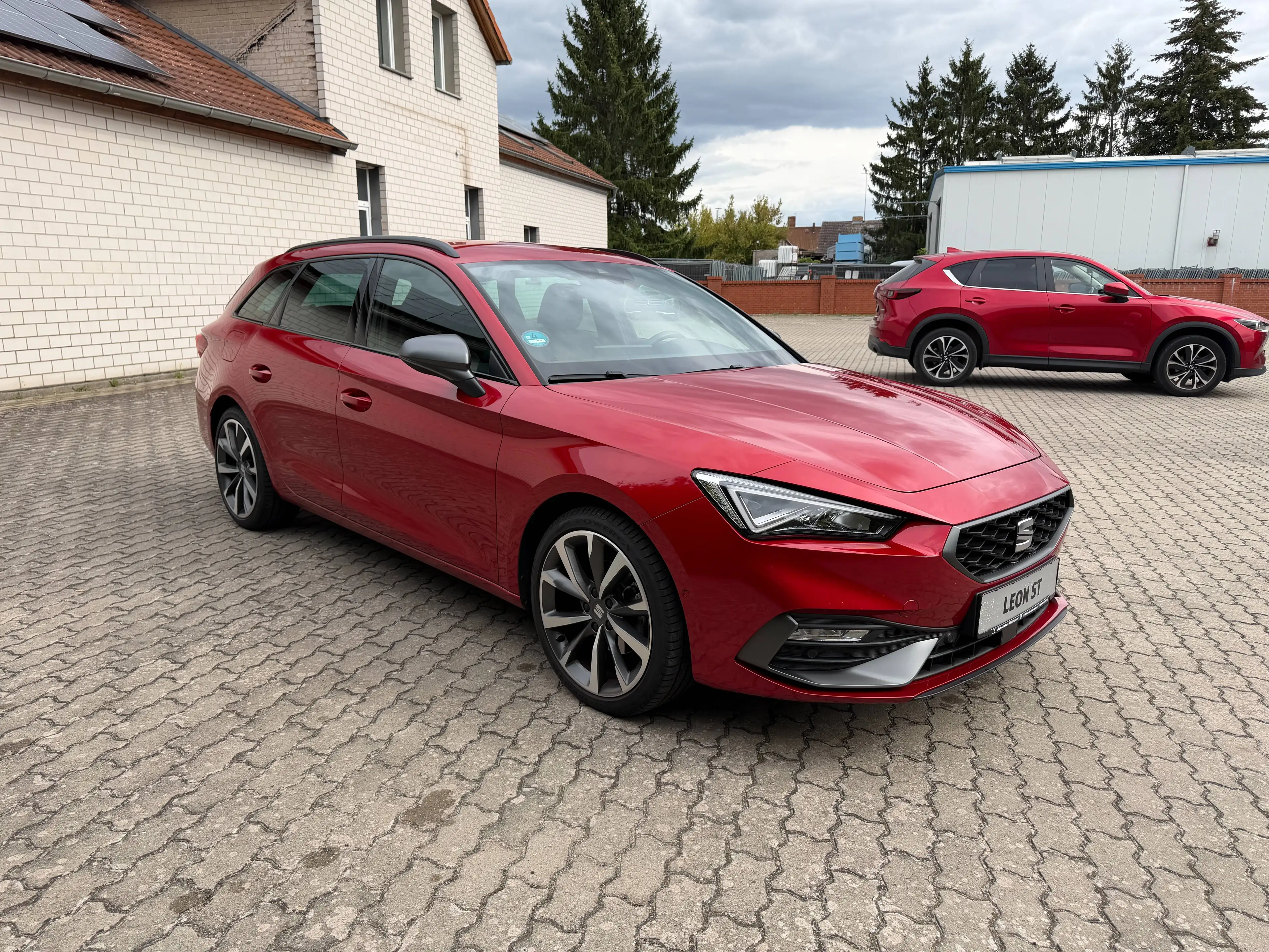 SEAT Leon Leon Sportstourer Sportstourer 1.5 eTSI ACT OPF DSG FR — photo 6