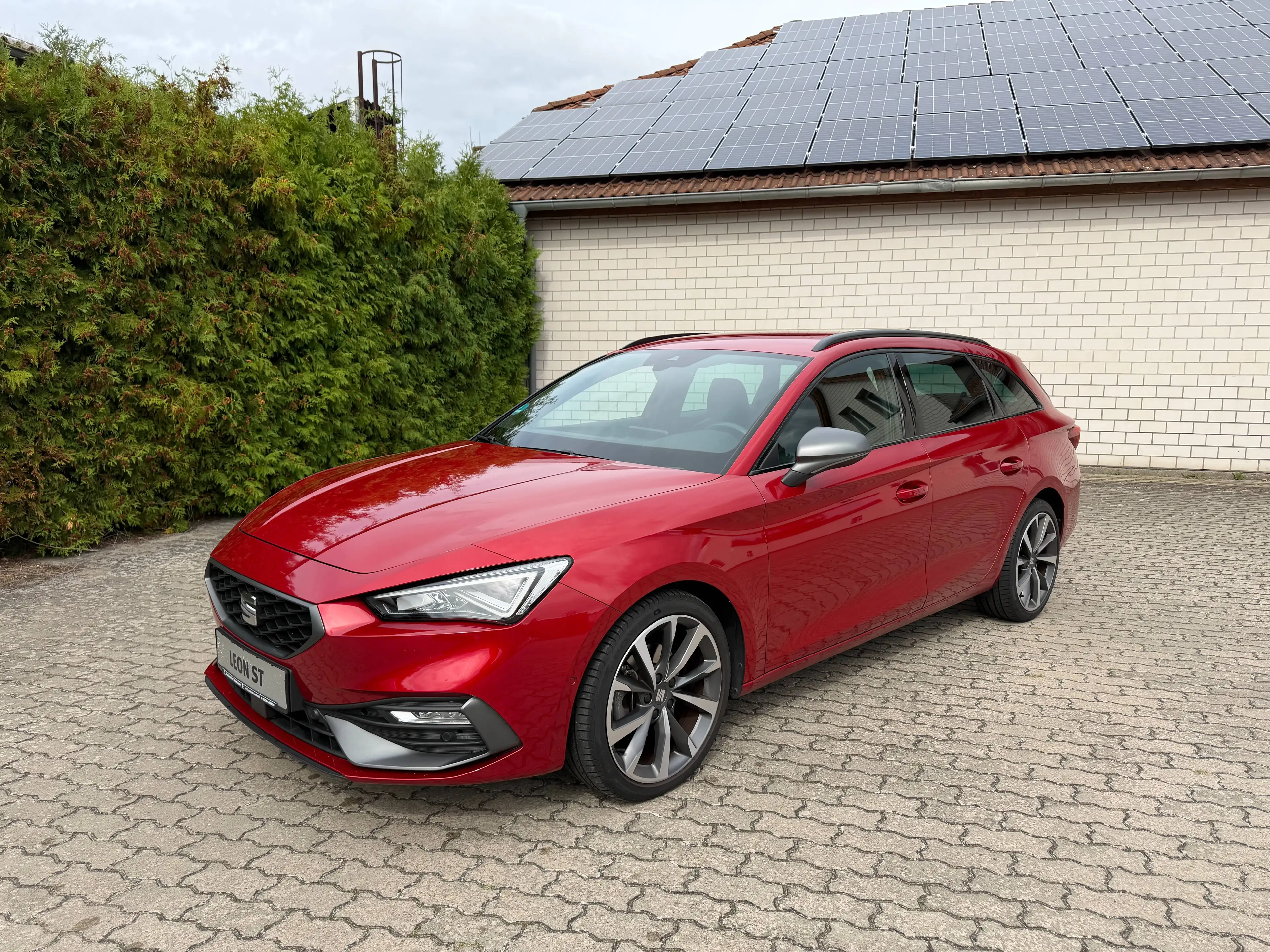 SEAT Leon Leon Sportstourer Sportstourer 1.5 eTSI ACT OPF DSG FR — photo 3