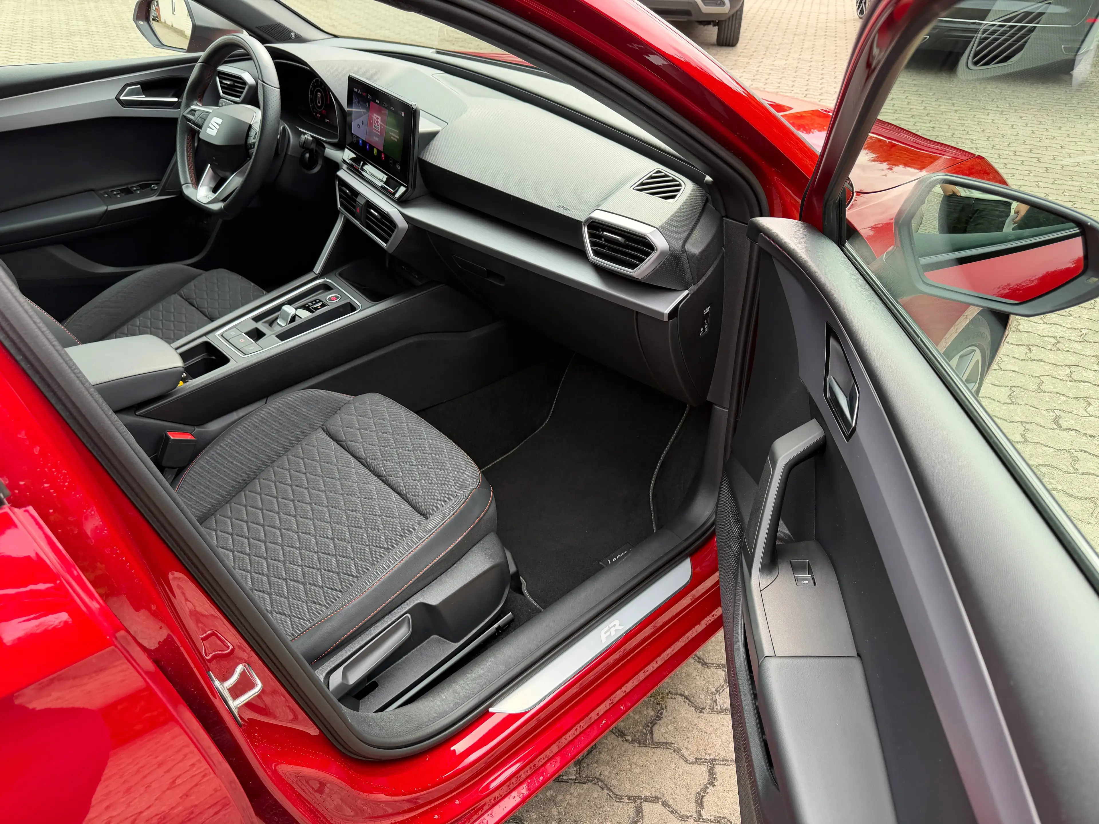 SEAT Leon Leon Sportstourer Sportstourer 1.5 eTSI ACT OPF DSG FR — photo 10