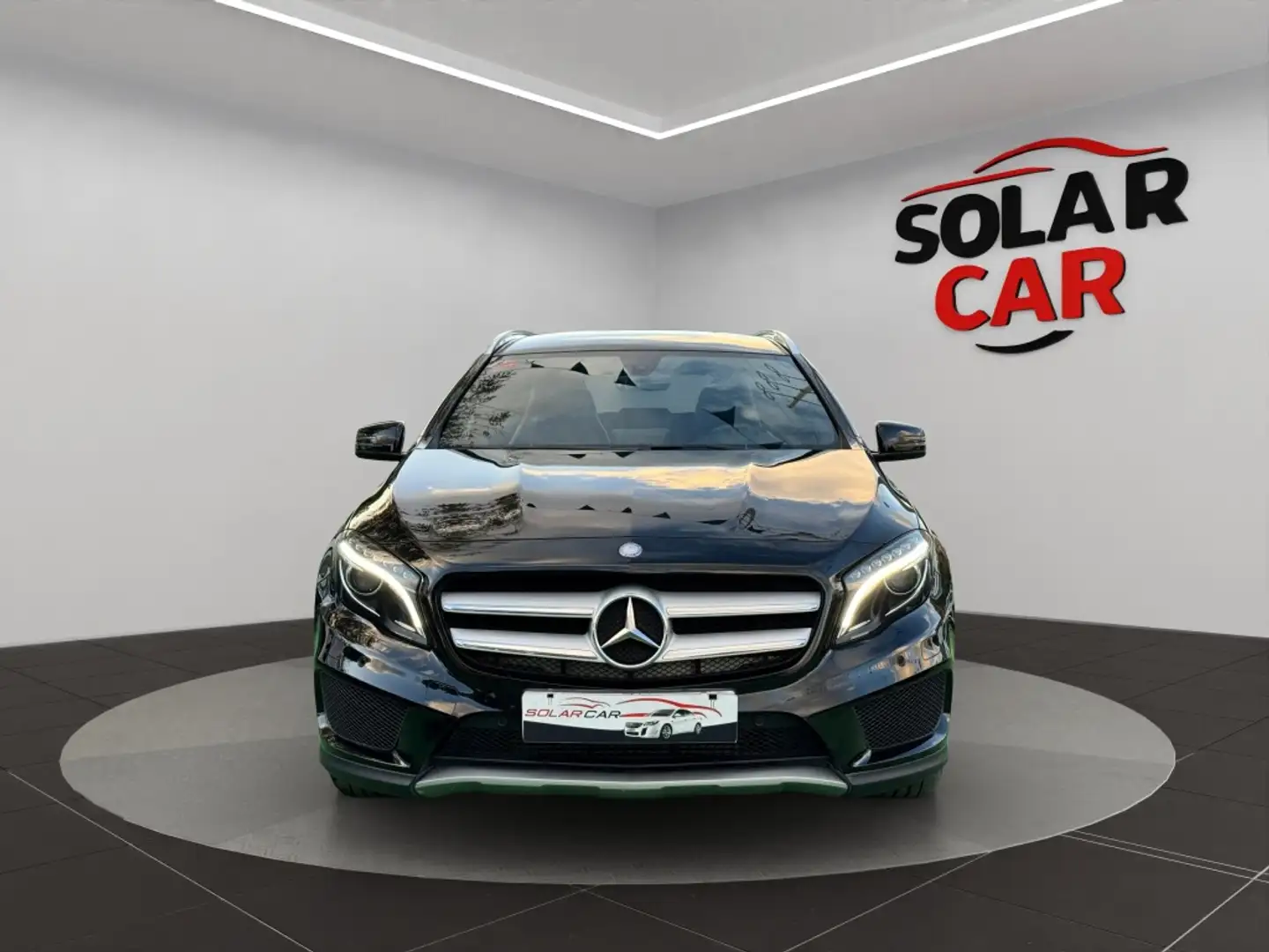 Mercedes-Benz GLA 200 200d Urban Noir - 2