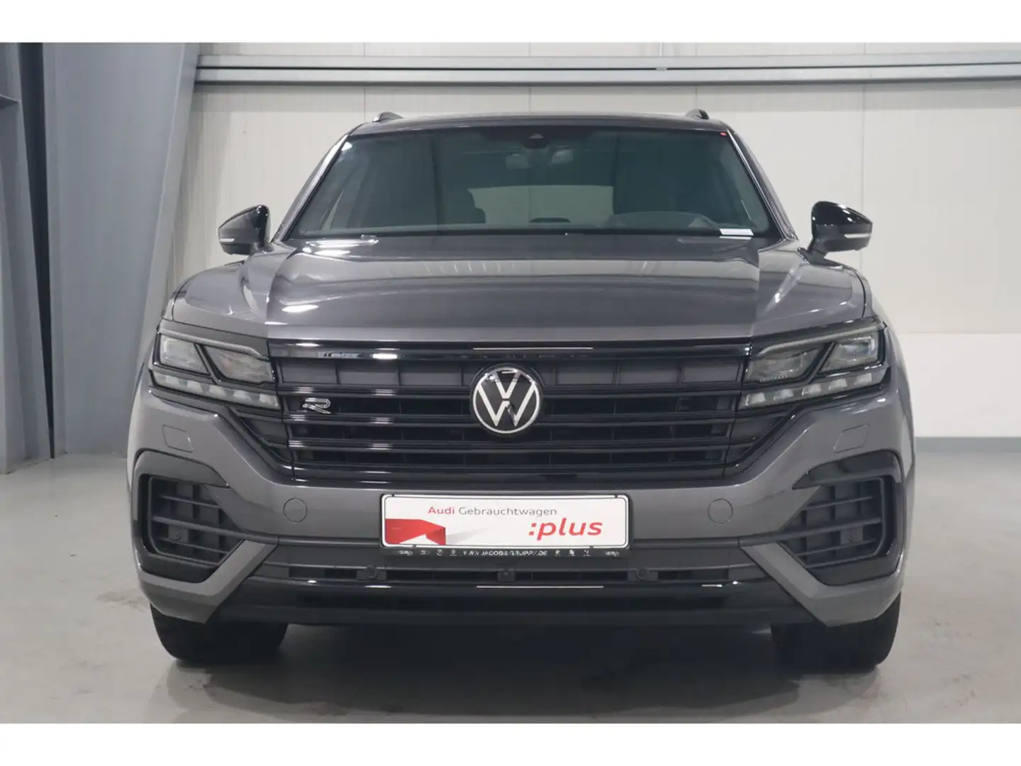 Volkswagen Touareg 3.0 TDI 4Motion R-Line Panorama*IQ.Light*AreaView * Grau - 2