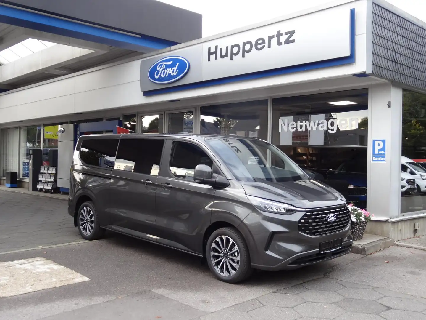 Ford Tourneo Custom Titanium-X L2 AUT Stdhzg AHK Grau - 1