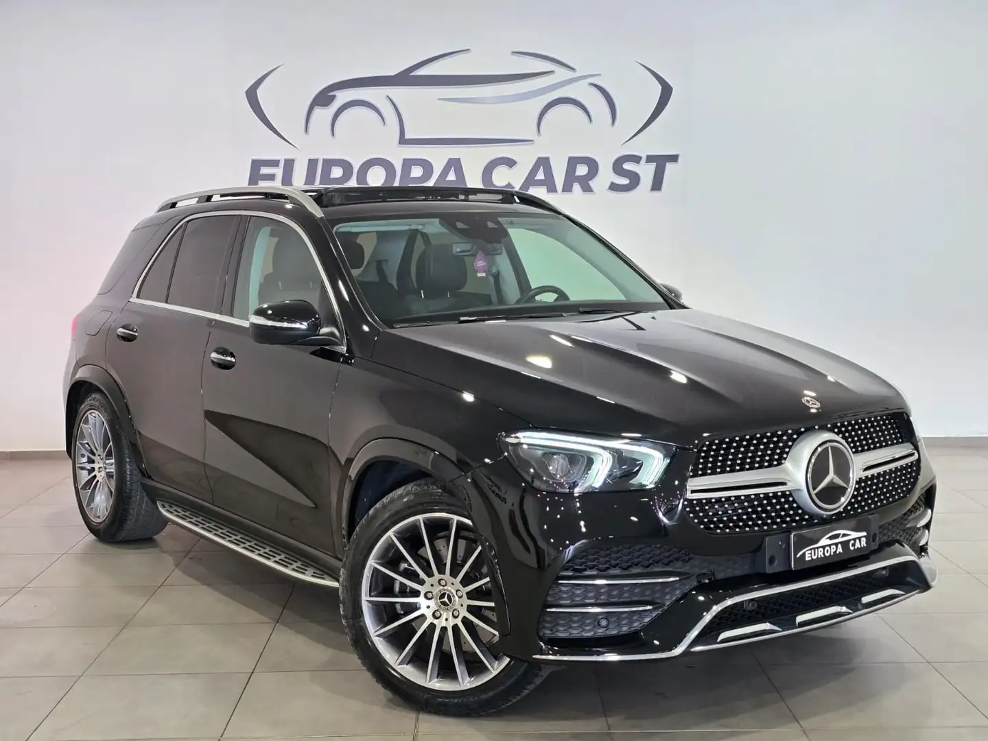 Mercedes-Benz GLE 300 300 d 4Matic Mild Hybrid AMG Line Premium Zwart - 2