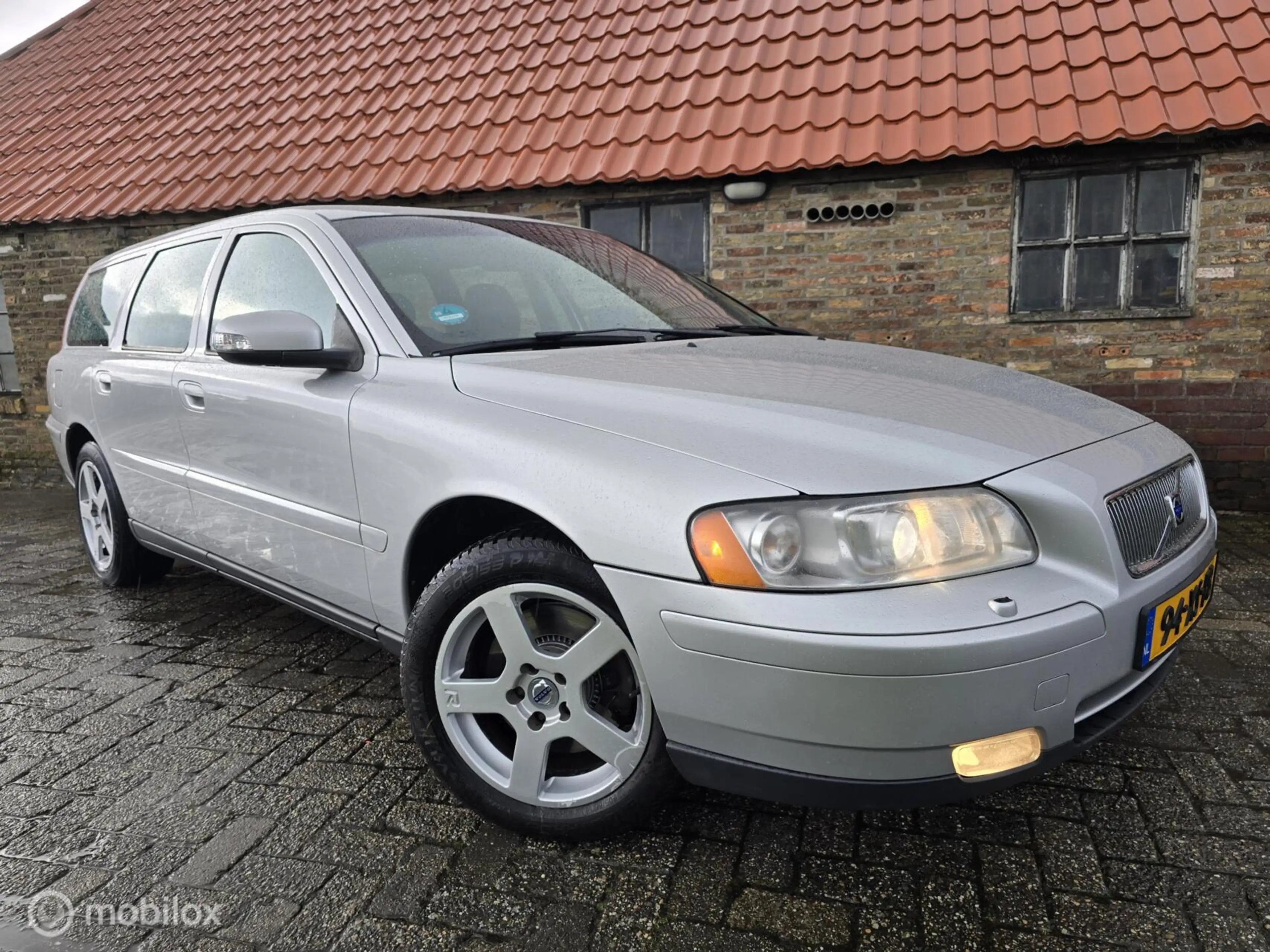 Volvo V70 2.0T Edition Sport — photo 7
