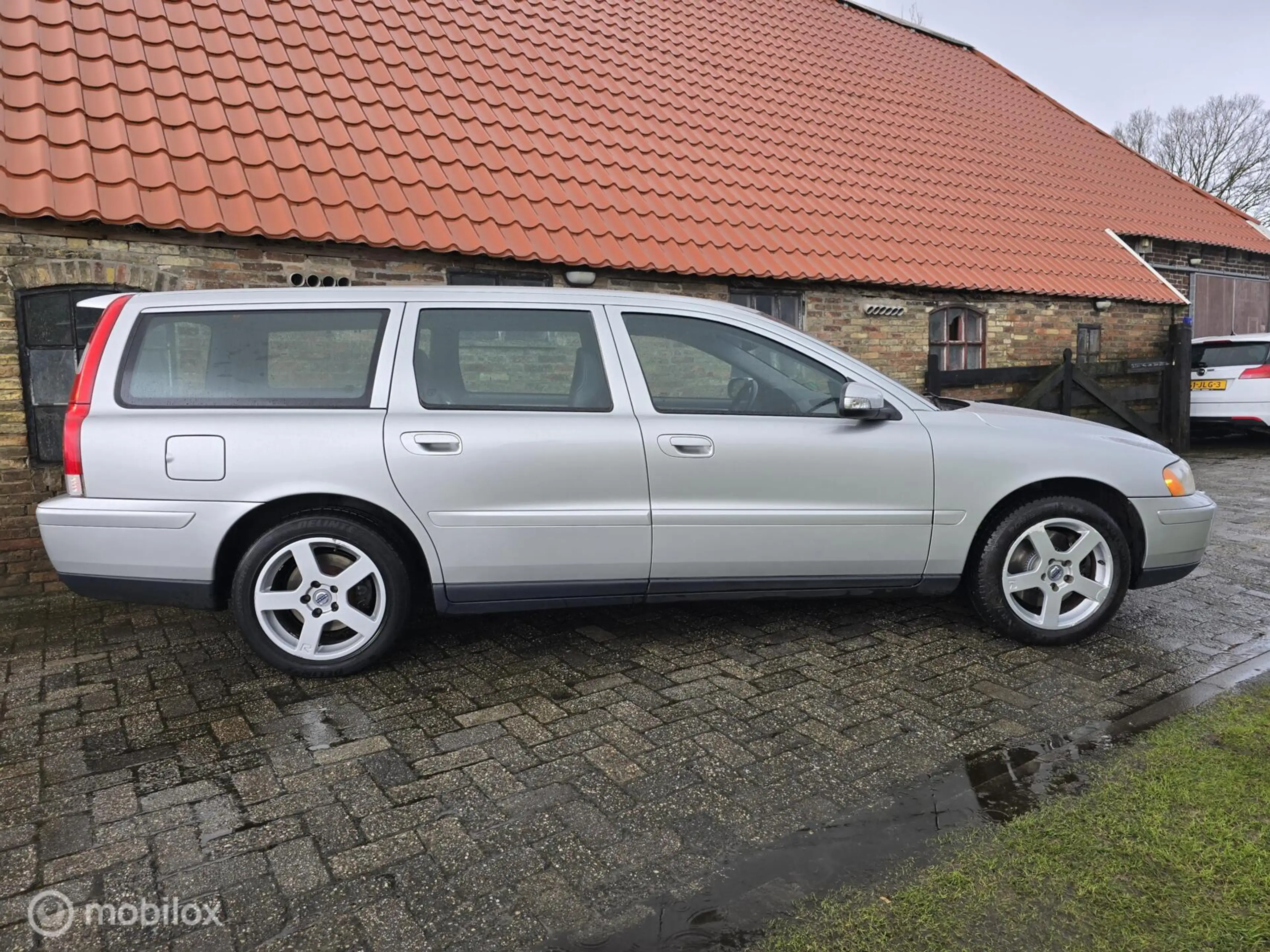 Volvo V70 2.0T Edition Sport — photo 9
