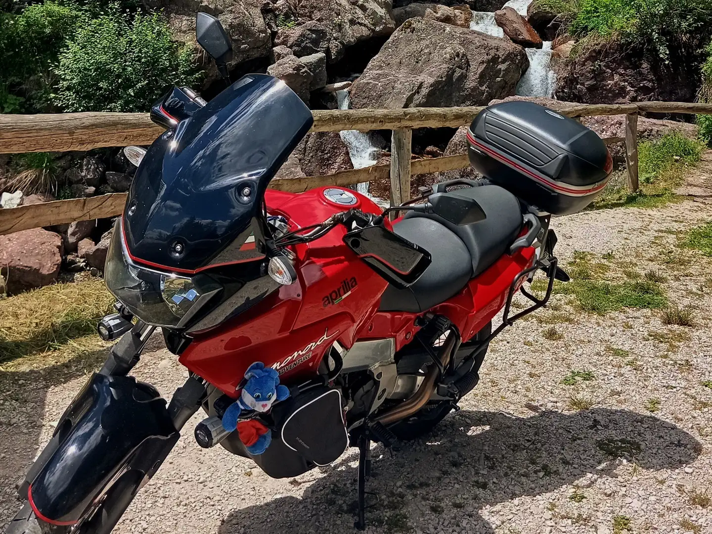 Aprilia ETV 1000 CapoNord 1000 Rot - 1