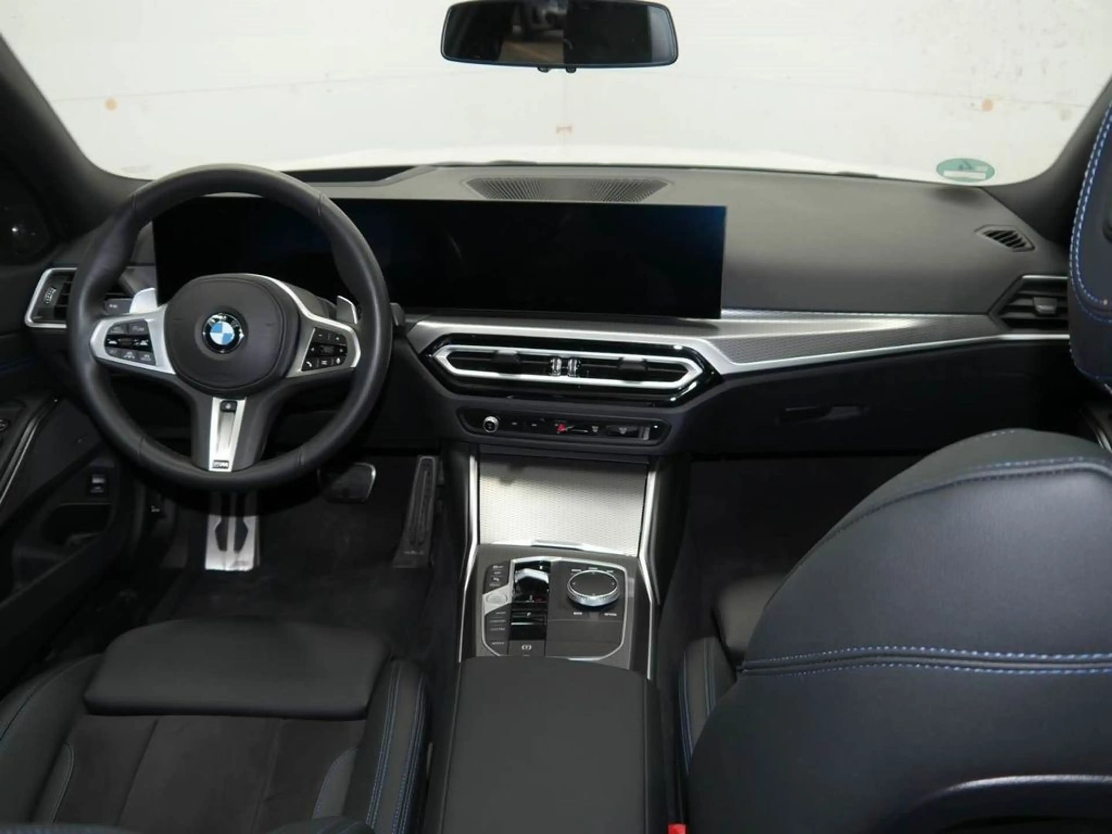BMW 330 i 330i xDrive Touring M Sport — photo 2
