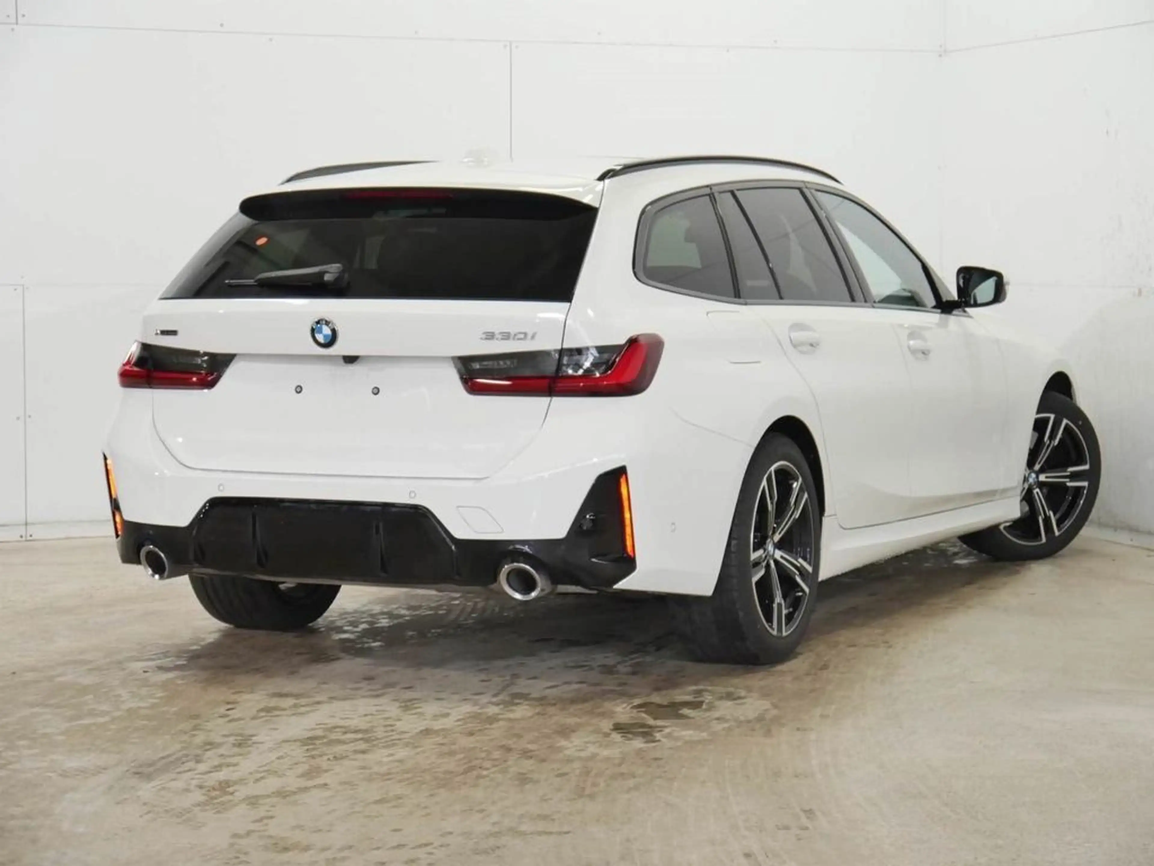 BMW 330 i 330i xDrive Touring M Sport — photo 7