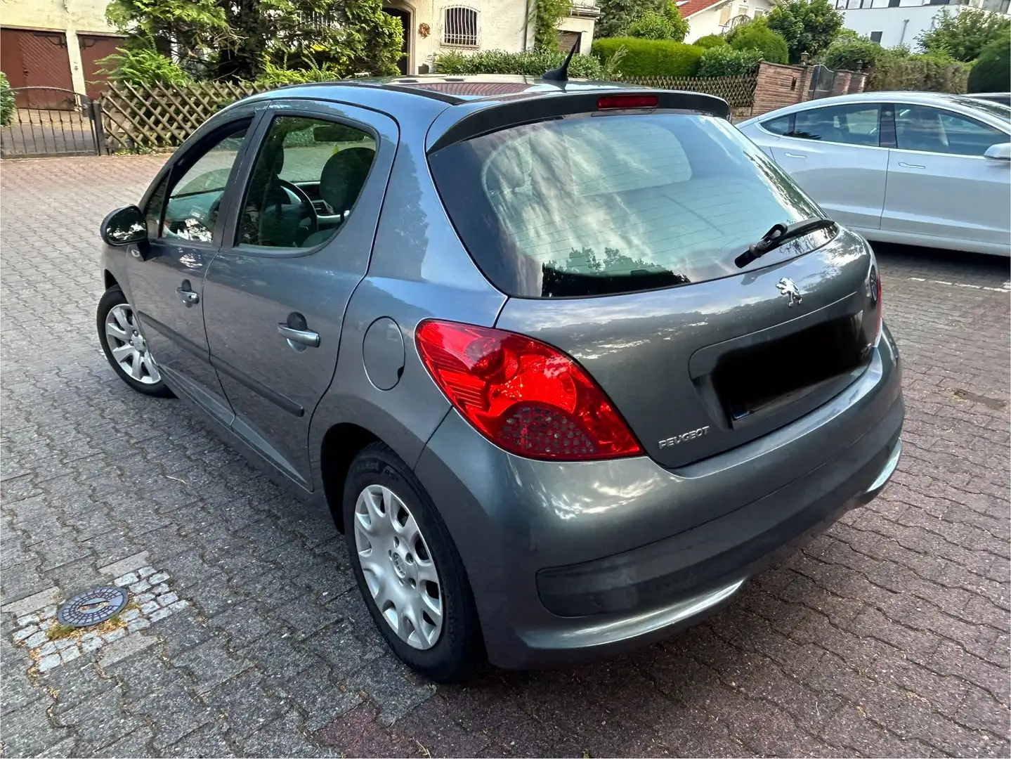 Peugeot 207 1.4 Tendance  TÜV Neu 06/27 Grau - 2