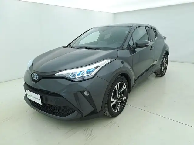 Toyota C-HR view 9