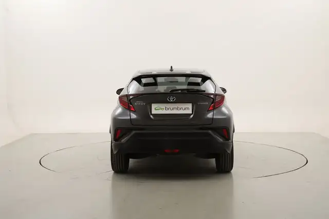 Toyota C-HR view 4