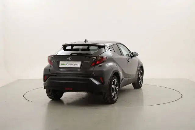 Toyota C-HR view 5