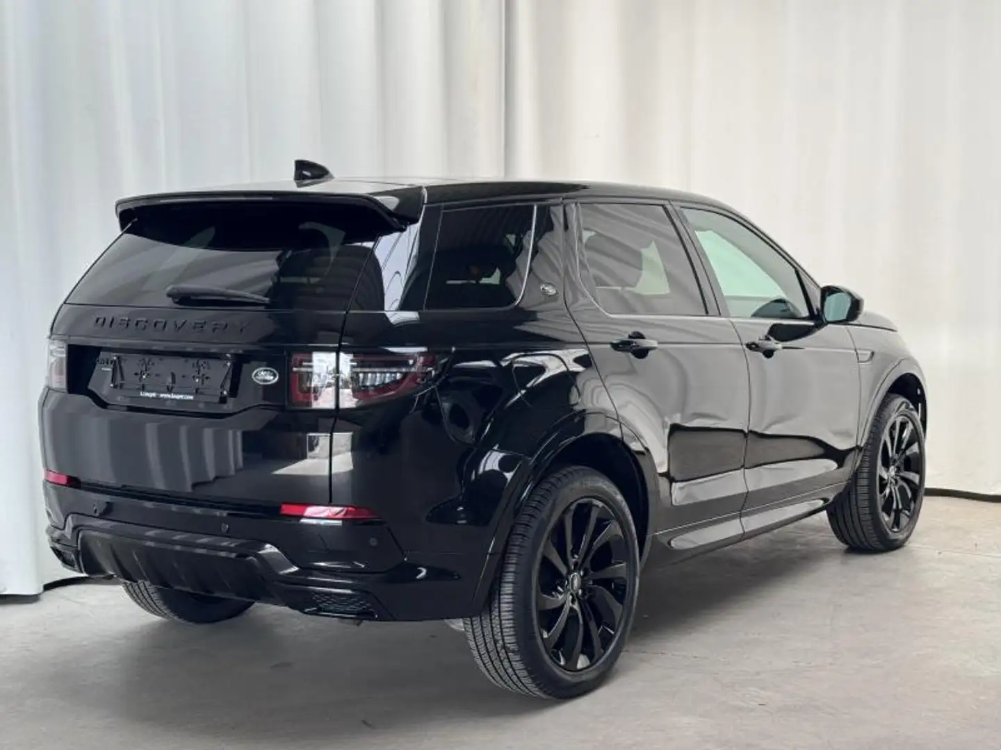 Land Rover Discovery Sport P300e R-Dynamic S Schwarz - 2