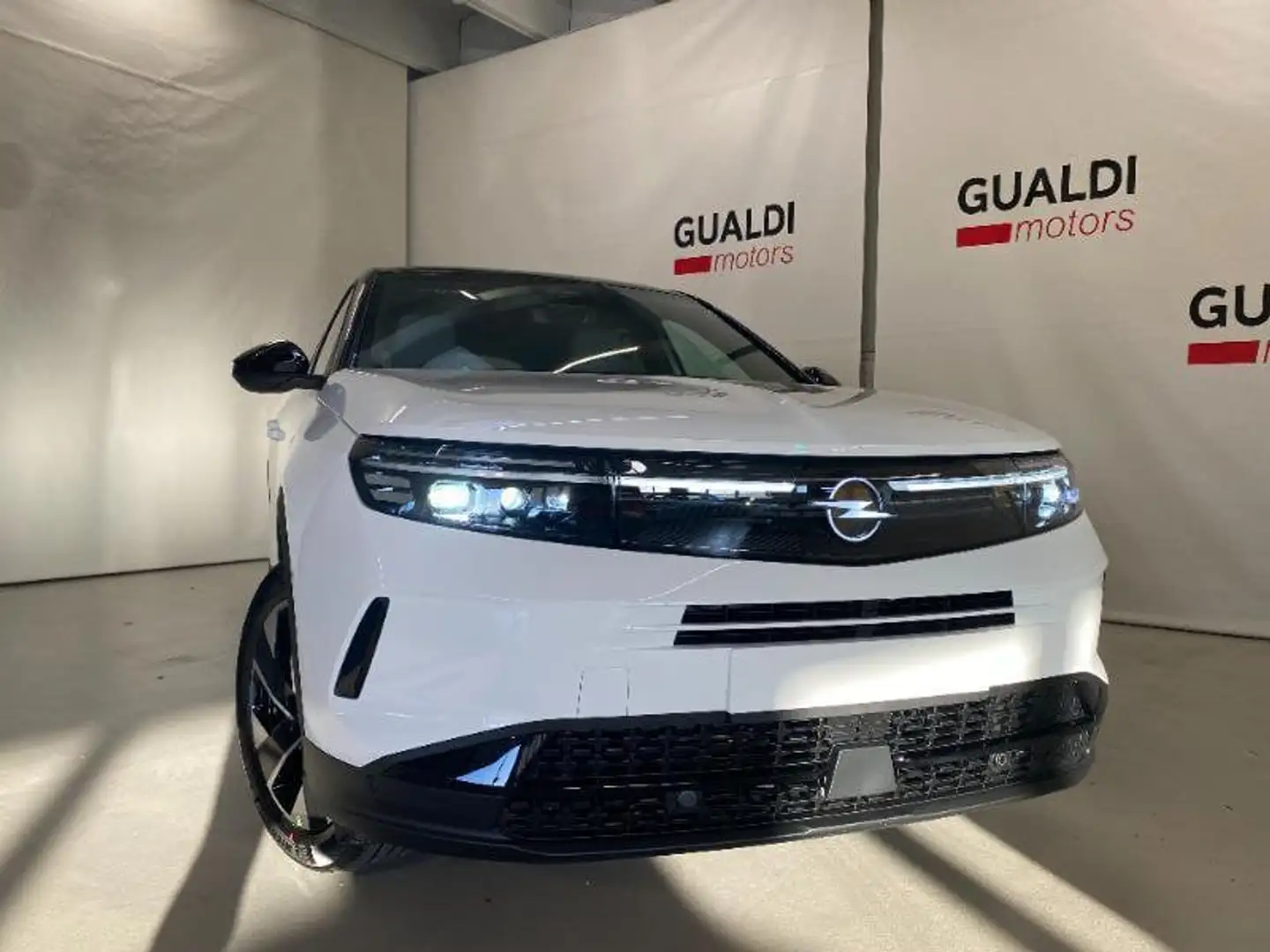 Opel Grandland II 2024 1.2 hybrid GS 136cv e-dcs6 Blanc - 2