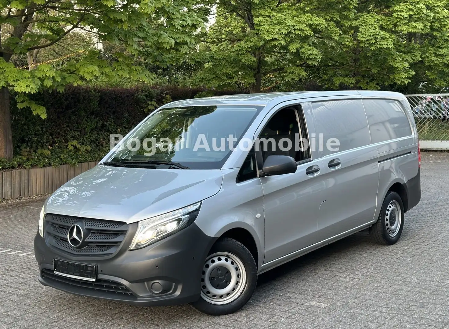 Mercedes-Benz Vito 114 CDI Lang *LED*NAVI*SPUR*2xSCHIEBETÜR* Argent - 1