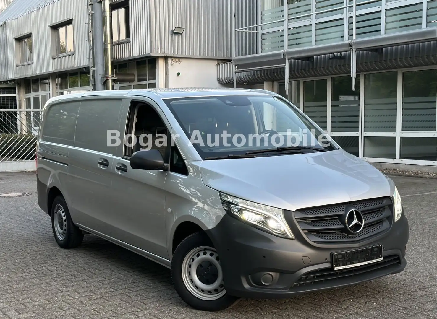 Mercedes-Benz Vito 114 CDI Lang *LED*NAVI*SPUR*2xSCHIEBETÜR* Argent - 2