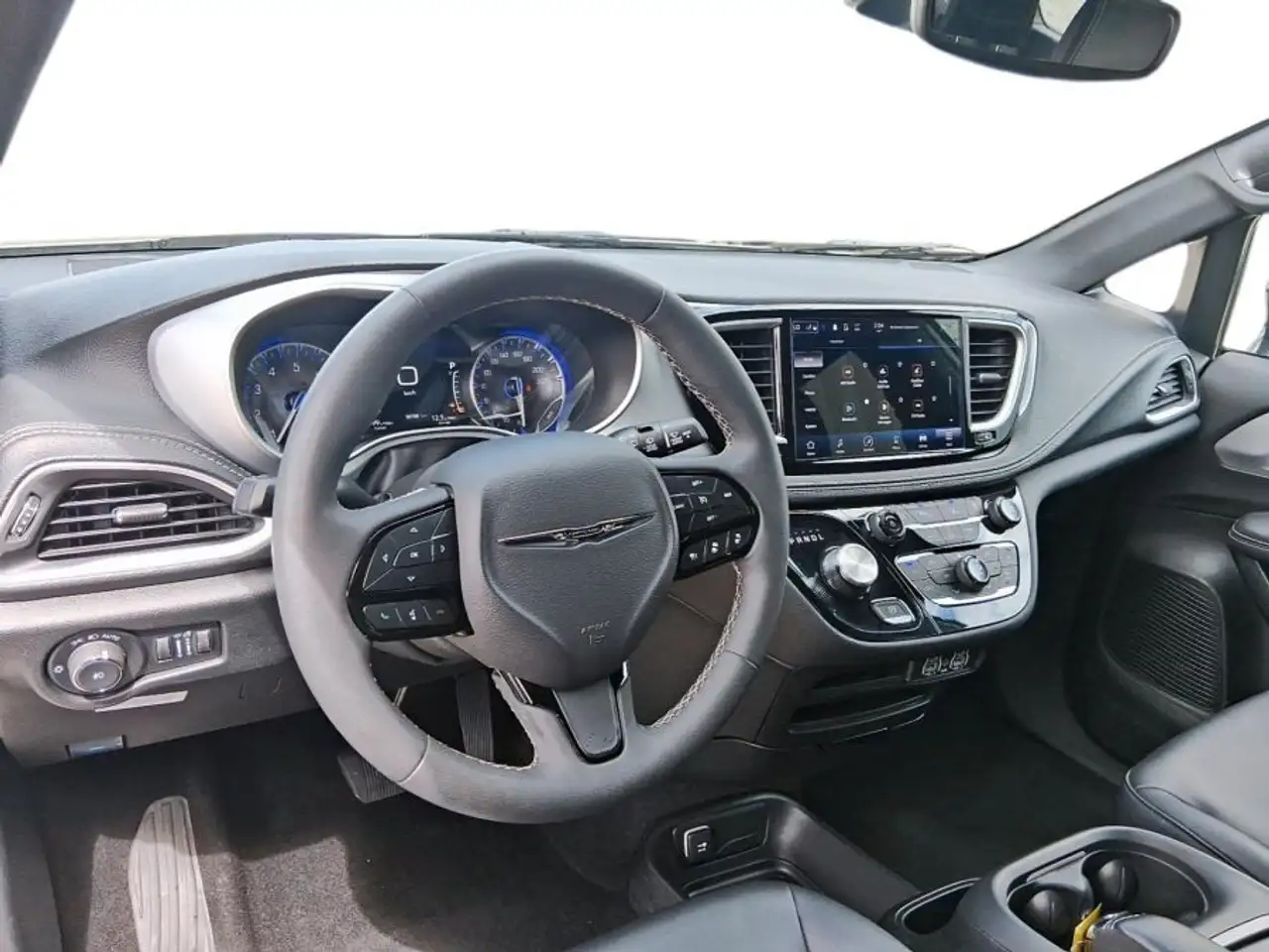 Chrysler Pacifica снимка Chrysler Pacifica