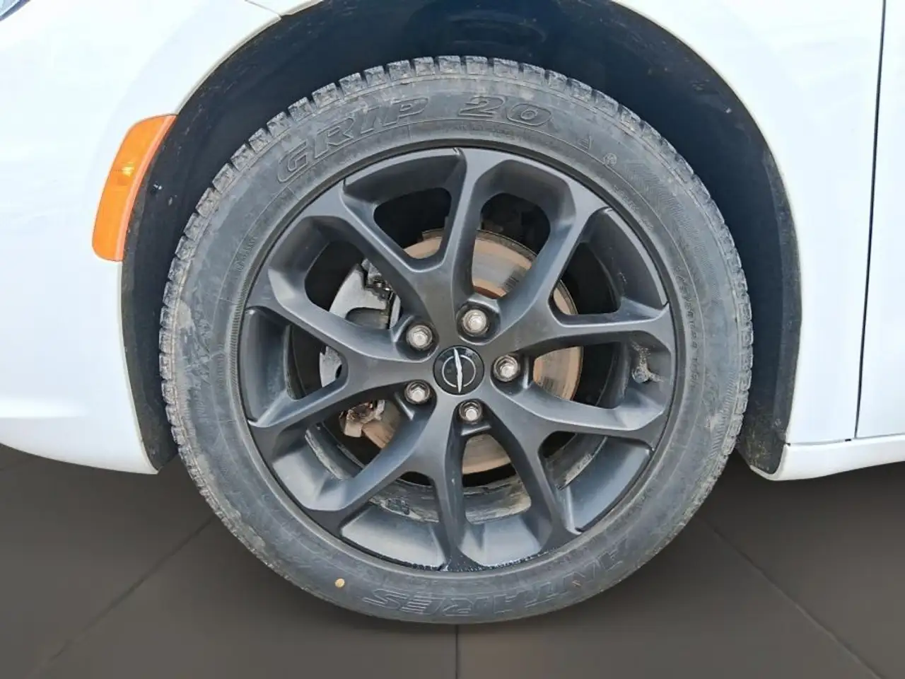 Chrysler Pacifica снимка Chrysler Pacifica