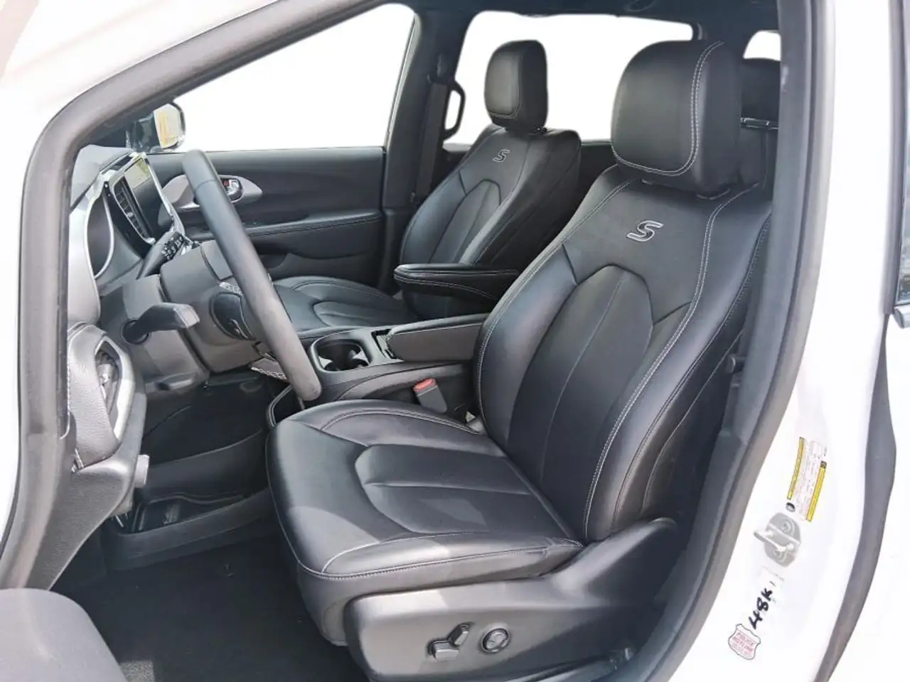 Chrysler Pacifica снимка Chrysler Pacifica