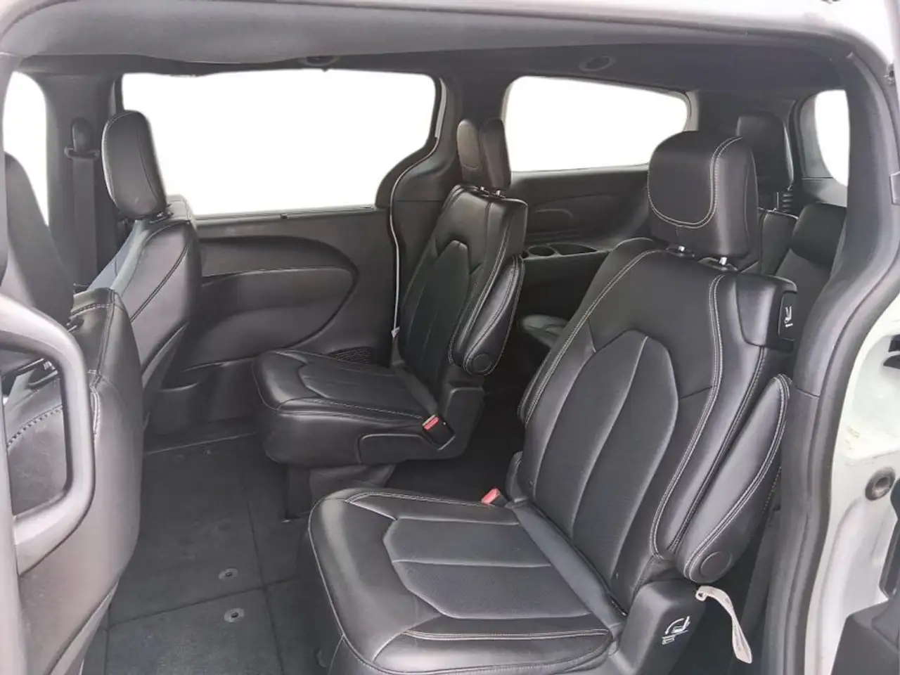 Chrysler Pacifica снимка Chrysler Pacifica