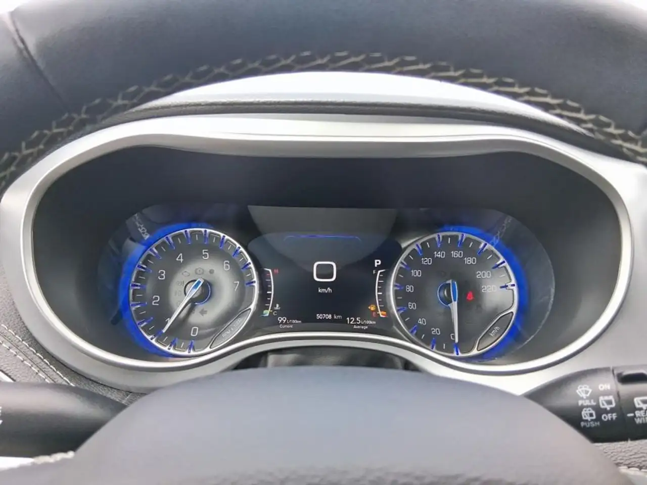 Chrysler Pacifica снимка Chrysler Pacifica