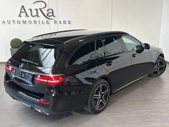 Mercedes-Benz E-Class view 5