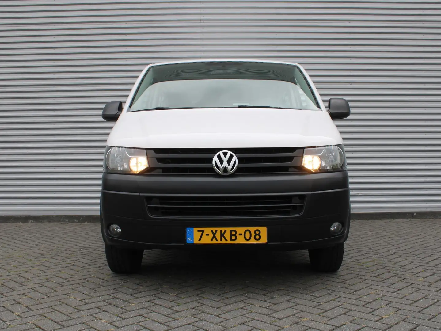 Volkswagen T5 Transporter 2.0 | Incl. BTW | 9 Persoons | Airco | Nieuwe APK Wit - 2