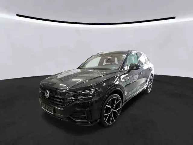 Volkswagen Touareg view 2