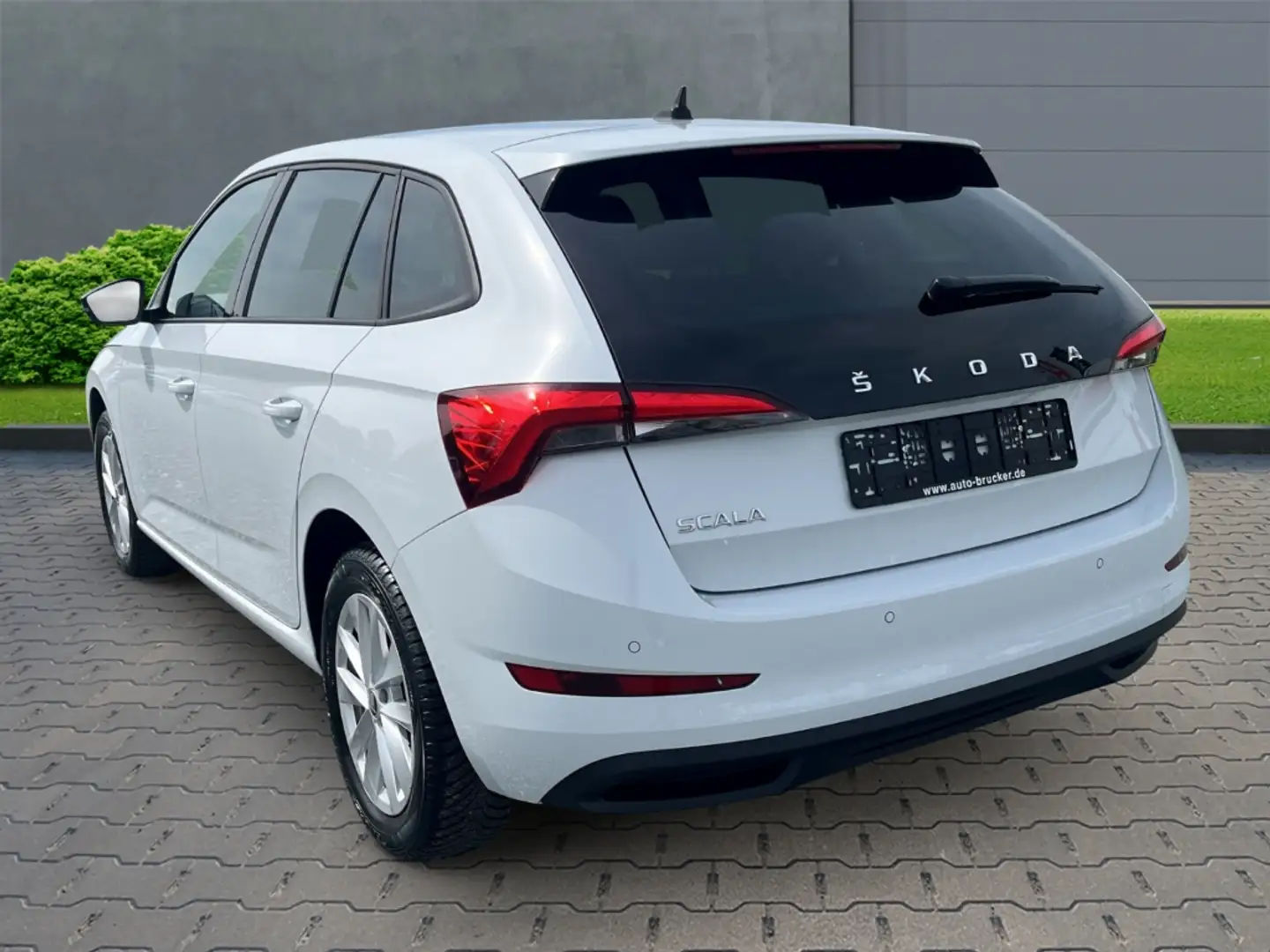 Skoda Scala Selection 1.0 TSI+Alufelgen+Klimaautomatik+Sitzhei Weiß - 2